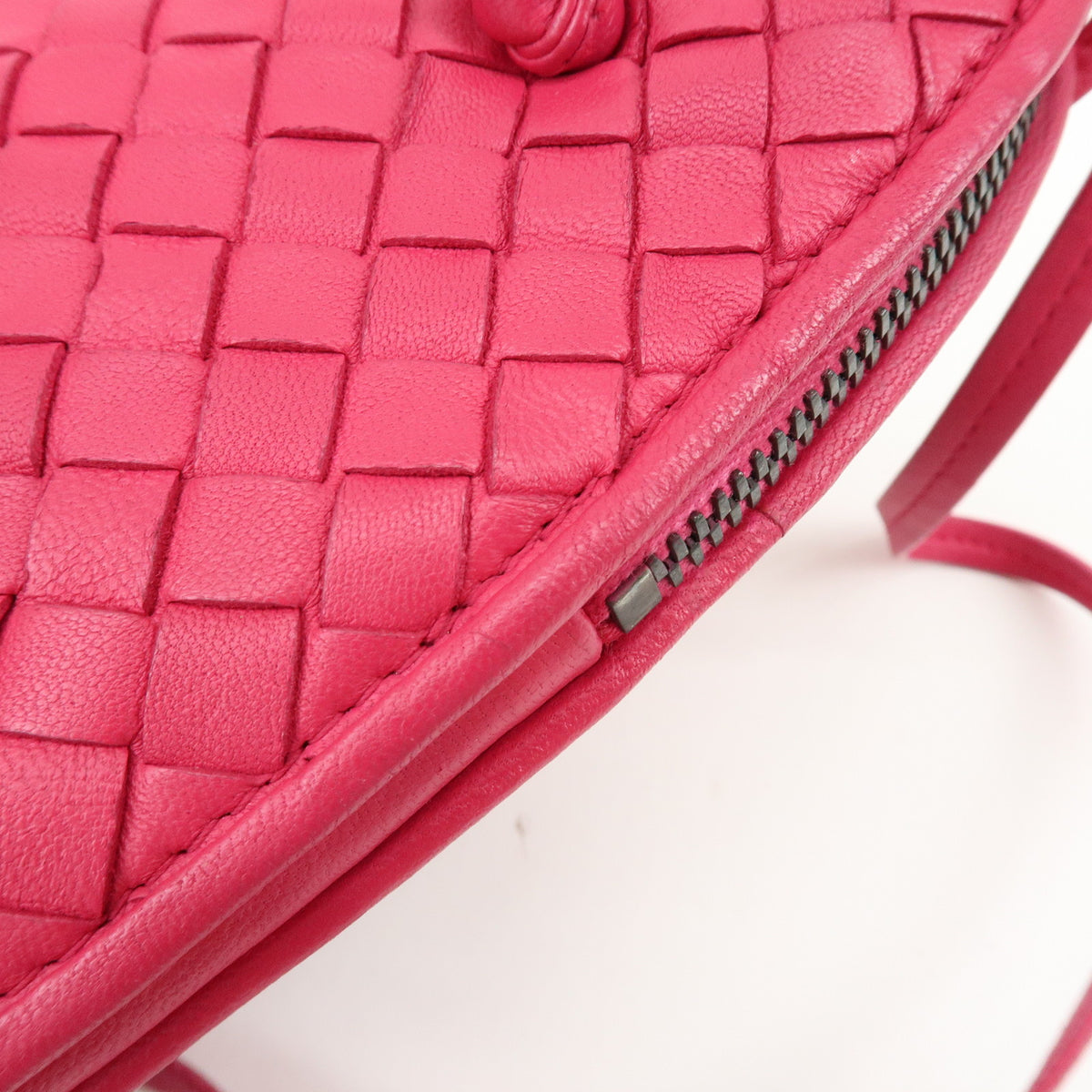BOTTEGA VENETA Inttrecciato Nodini Leather Shoulder Bag Pink