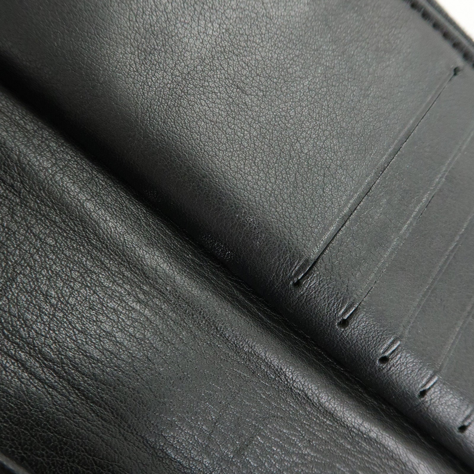 Louis Vuitton Monogram Mahina Portefeuille Amelia Wallet M95549