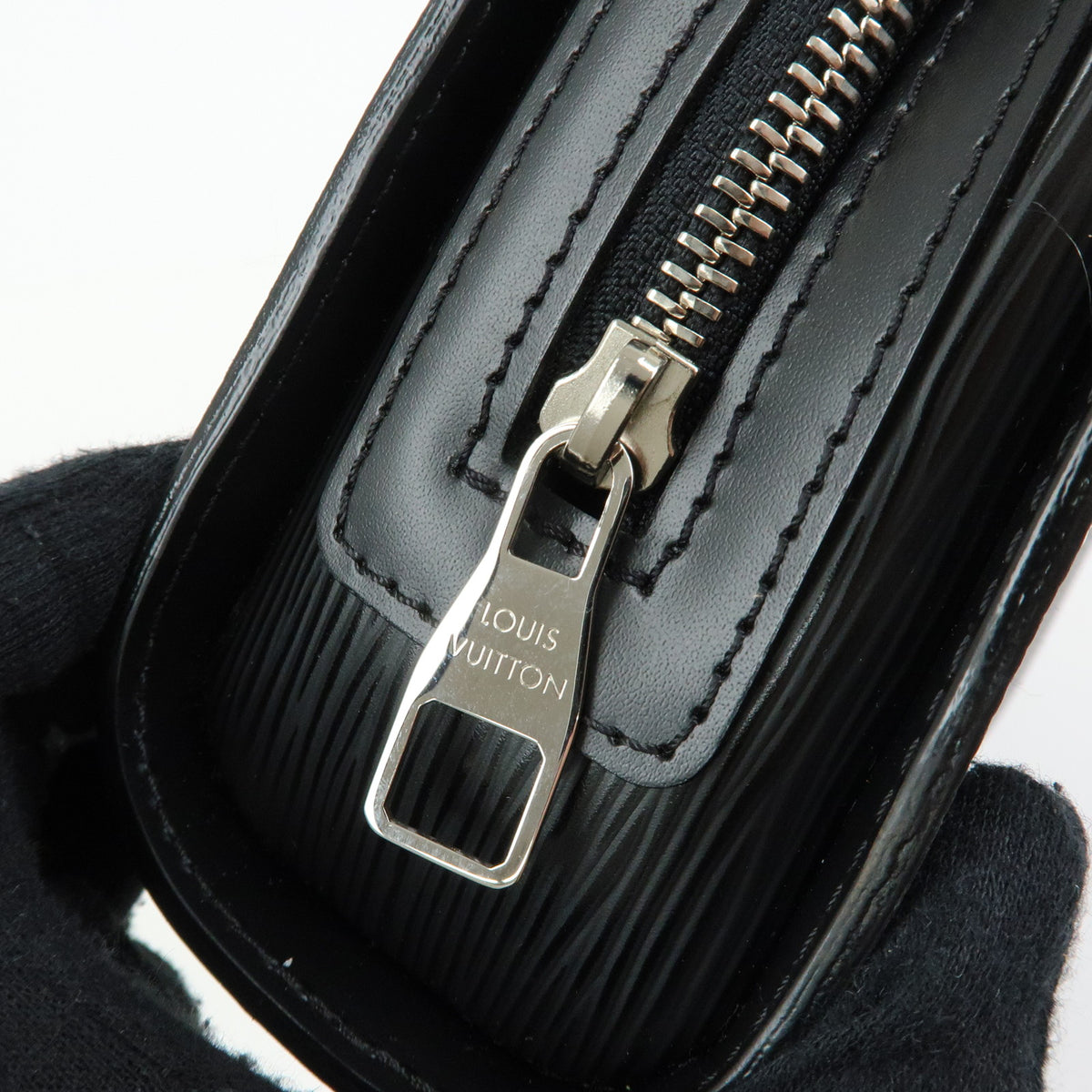 Louis Vuitton Epi Leather Osh Clutch Bag Flat Pouch Noir M59362