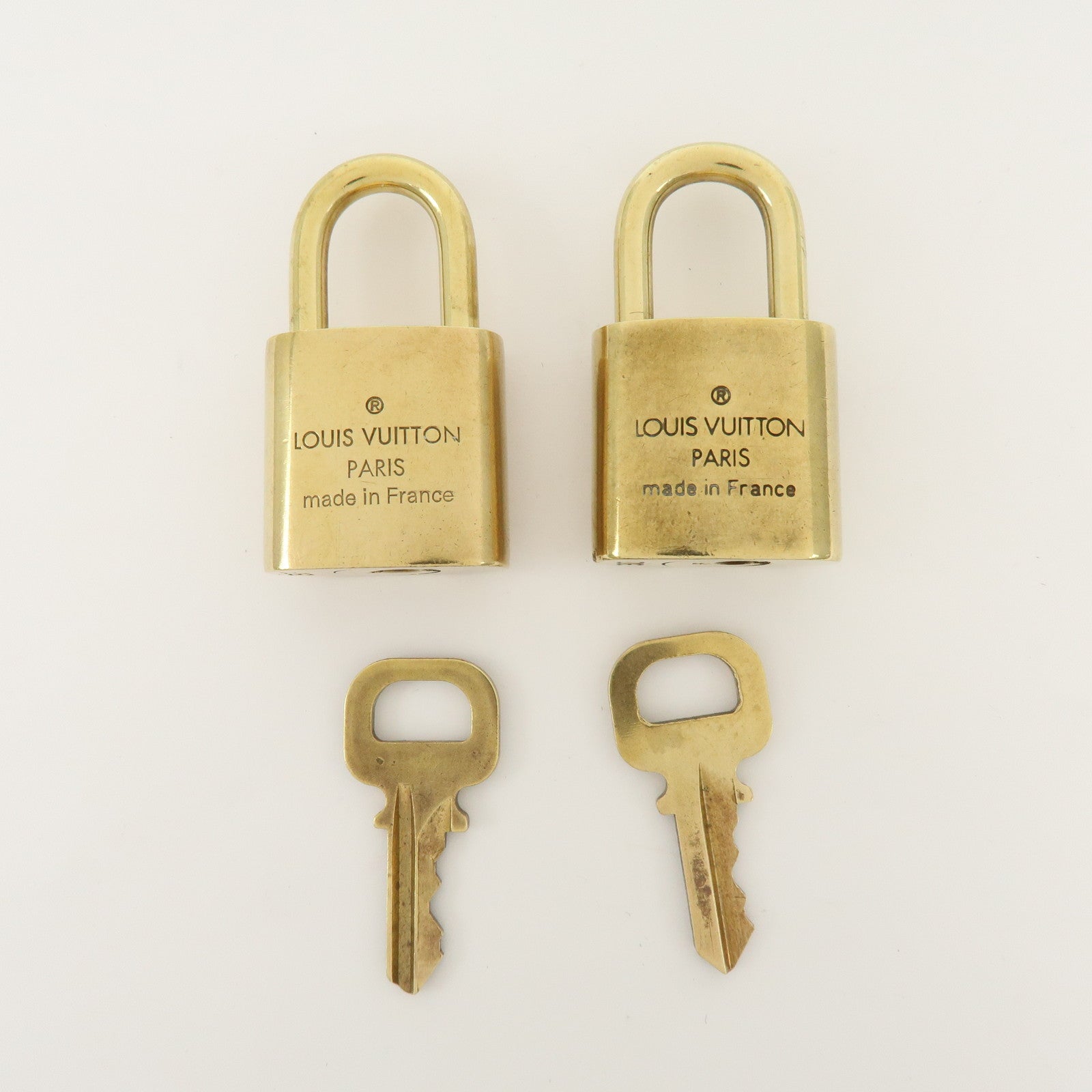 Louis Vuitton Set of 10 Metal Lock & Key Cadena Key Lock Gold