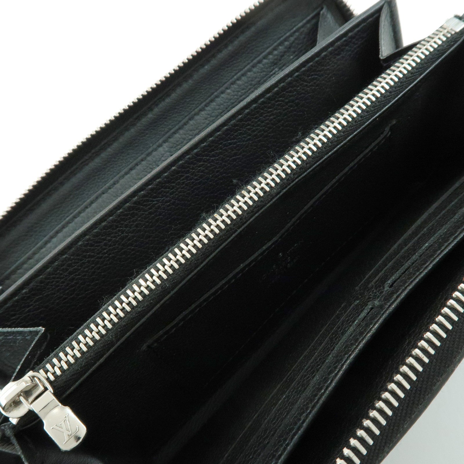 Louis Vuitton Leather Lockme Round Zippy Long Wallet Noir M62622