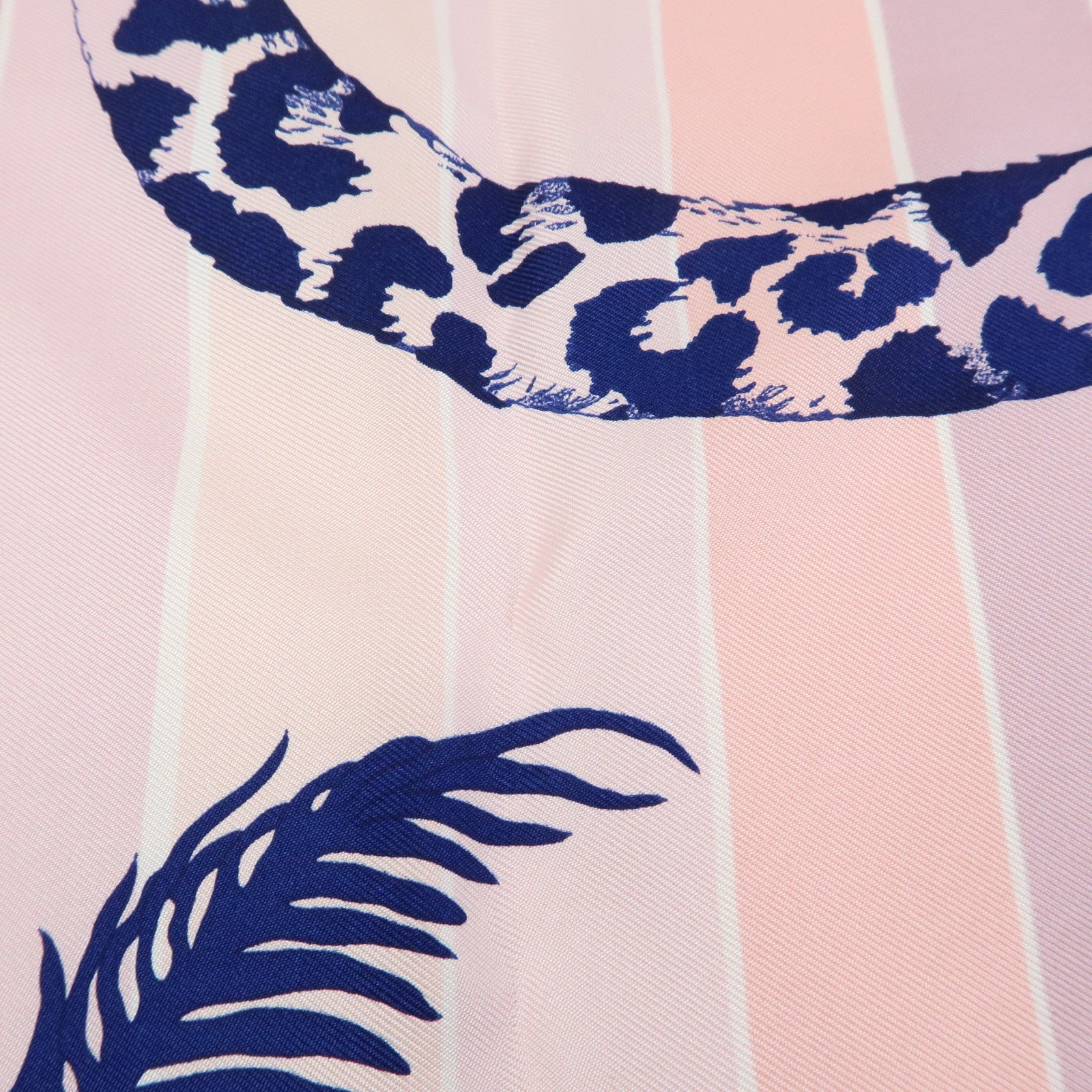 HERMES Carre 90 Silk 100% Scarf JUNGLE LOVE Stripe Pink Red Purple