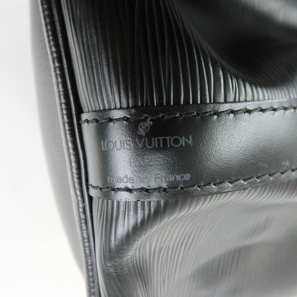 Louis Vuitton Epi Petit Noe Shoulder Bag Noir Black M44102