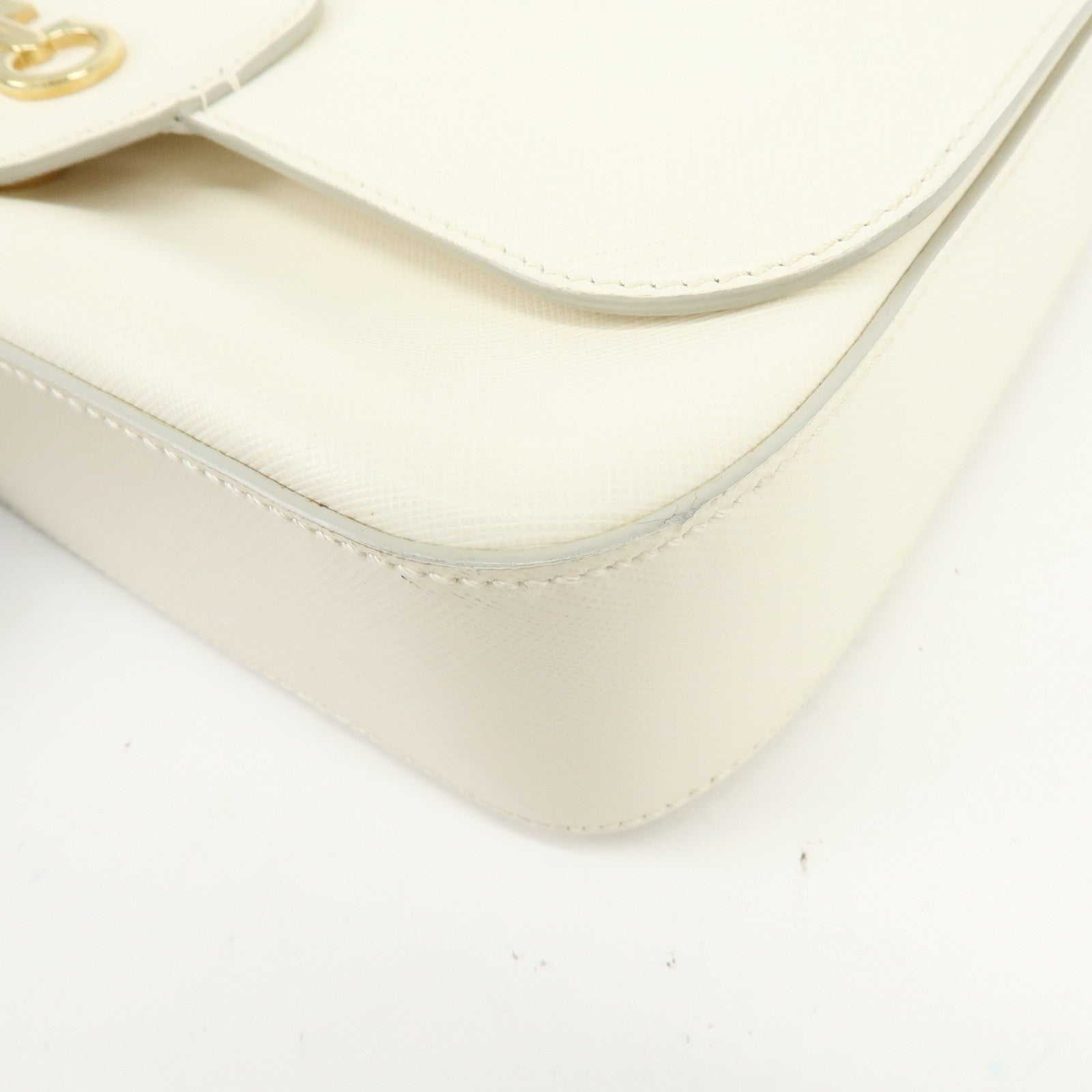 Ferragamo Gancini Leather Chain Shoulder Bag Hand Bag Ivory