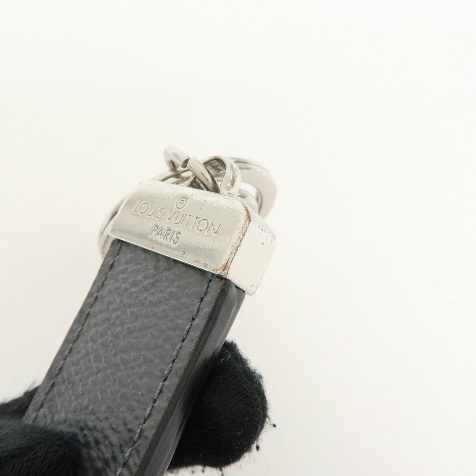 Louis Vuitton Monogram Eclipse Reverse Neo LV Club Bag Charm M01526