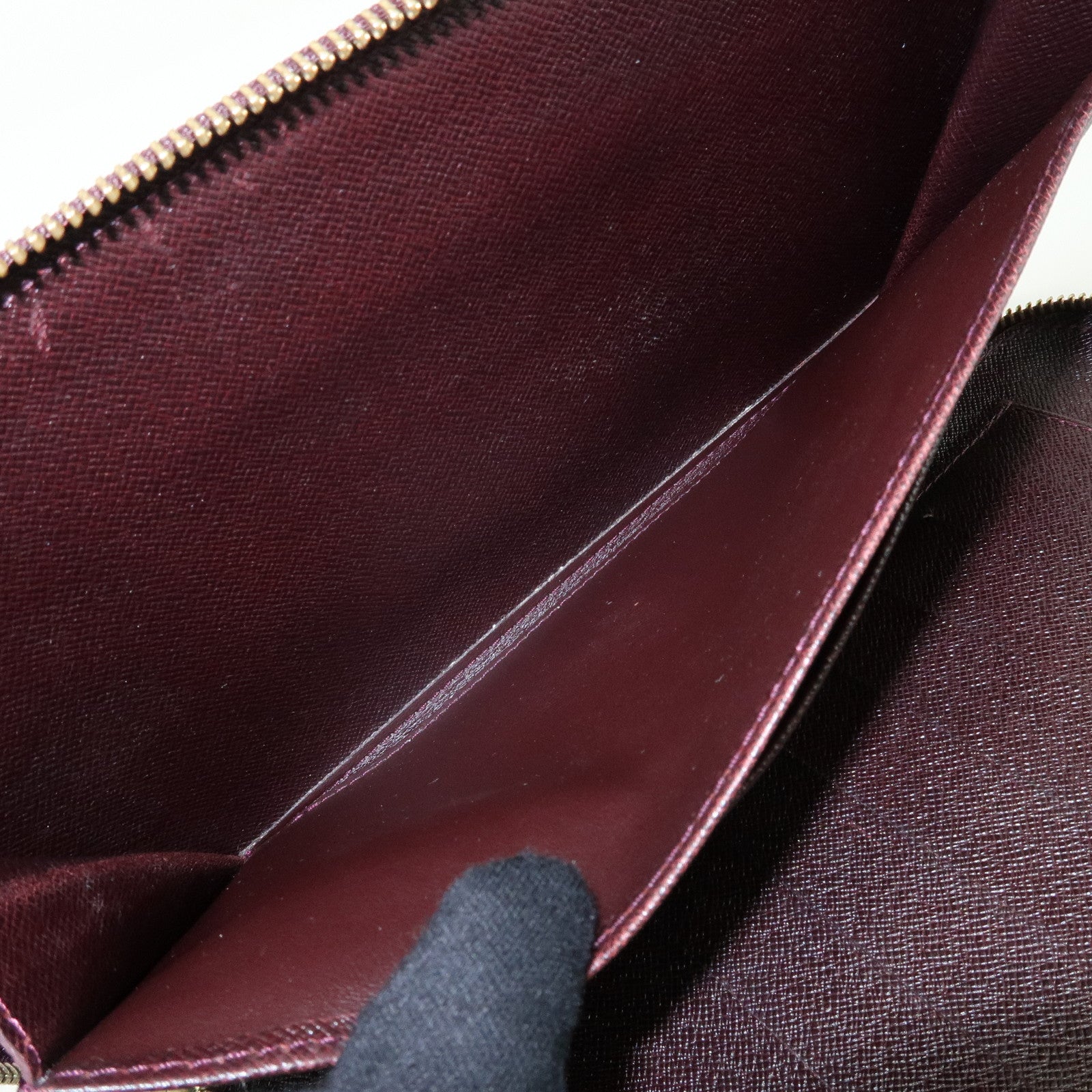 Louis Vuitton Taiga Leather Organizer Atoll Acajou M30656