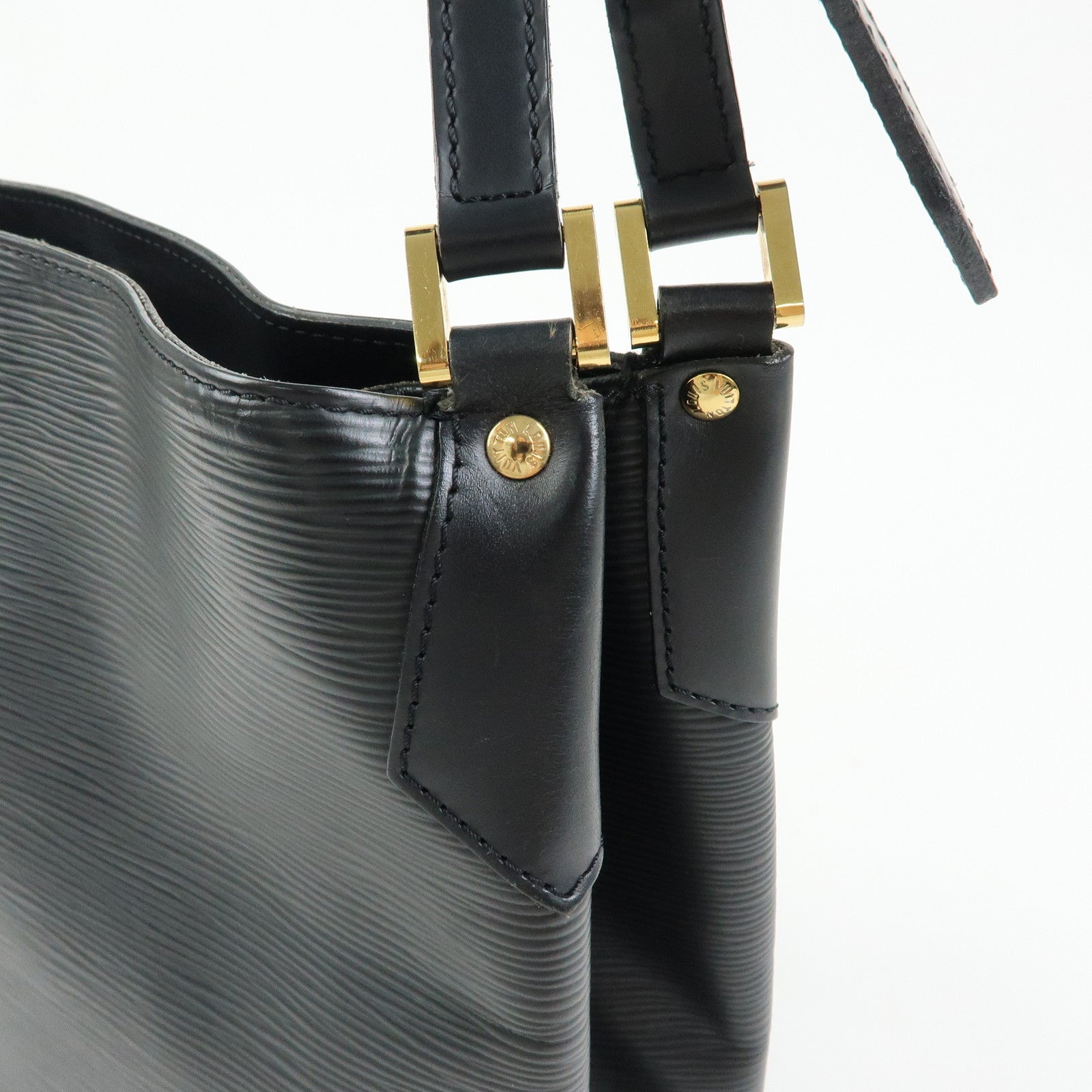 Louis Vuitton Epi Mandala MM Shoulder Bag Noir Black M58892