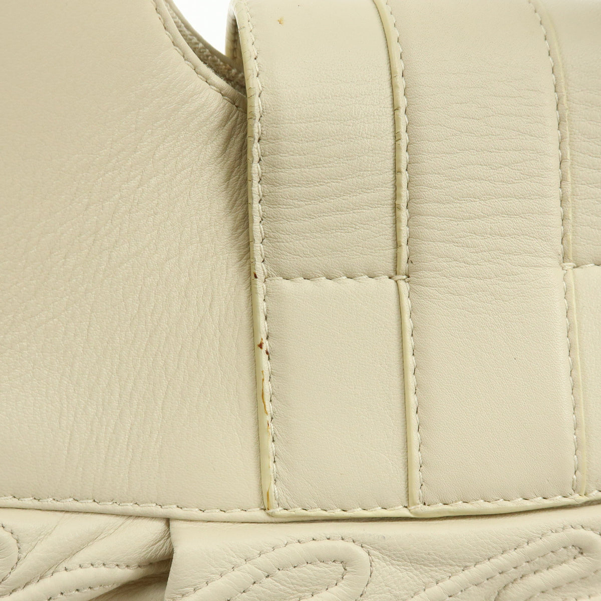 BVLGARI Chandra Leather Shoulder Bag Hand Bag Ring Buckle White