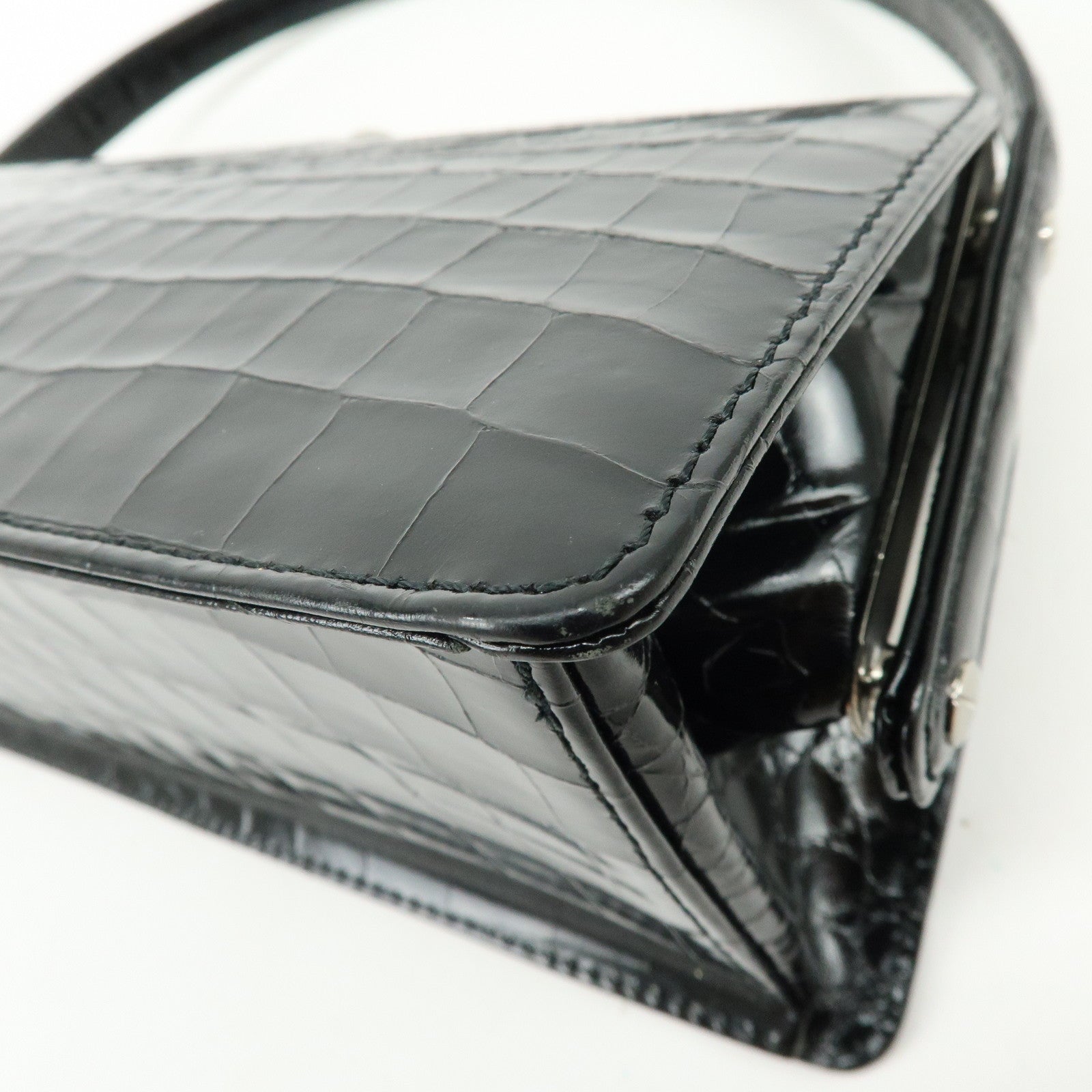 GIANNI VERSACE Embossed Leather Kiss Lock Top Handle Hand Bag Black