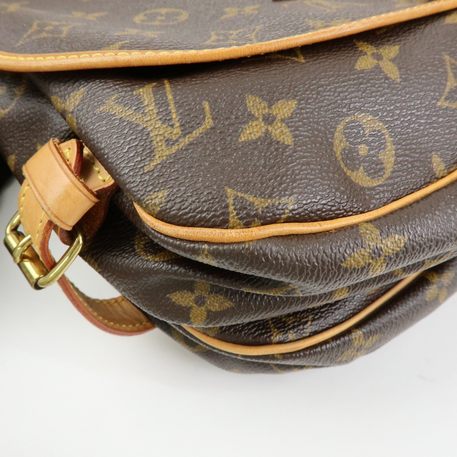 Louis Vuitton Monogram Saumur 30 Shoulder Crossbody Bag Brown M42256