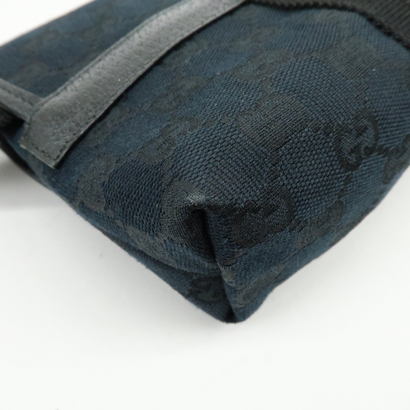 GUCCI GG Canvas Leather Waist Pouch Body Bag Black 131236