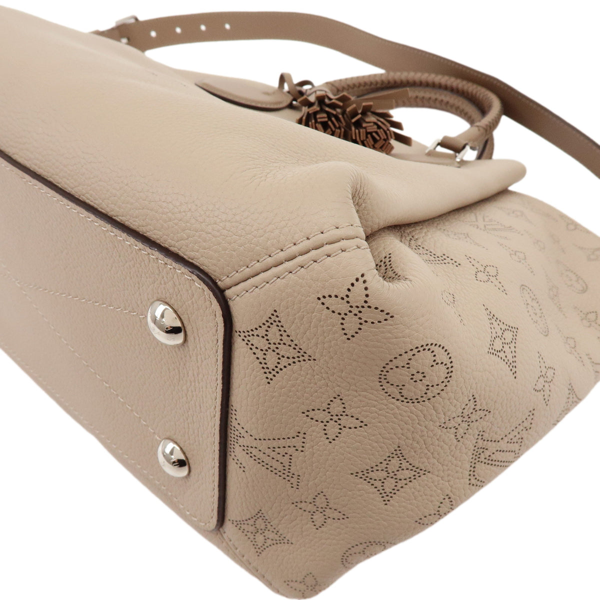 Louis Vuitton Monogram Mahina Omeah Leather 2Way Hand Bag Galet M55031