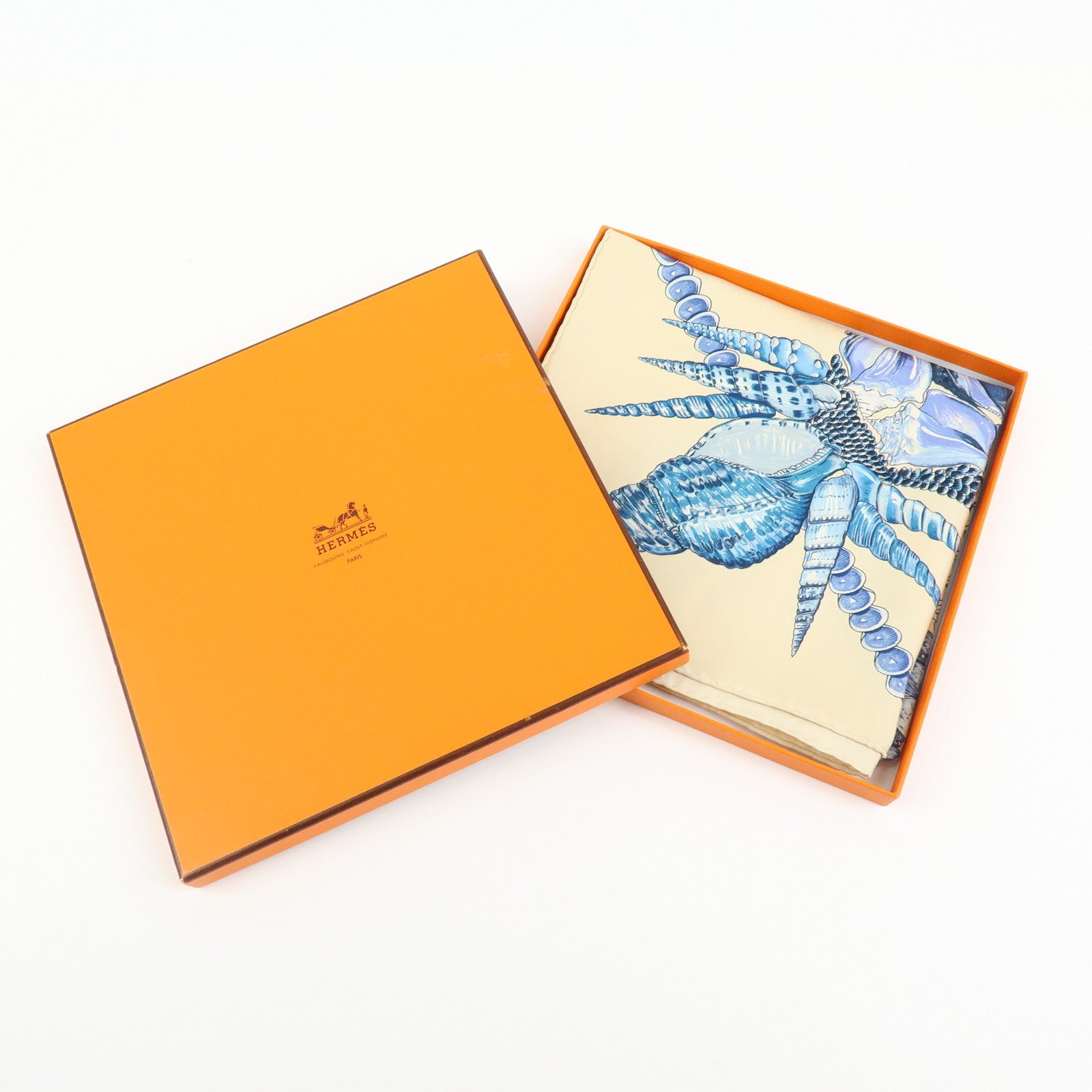 HERMES Carre 90 Silk 100% Scarf Rocaille Seashell Motif Beige Blue
