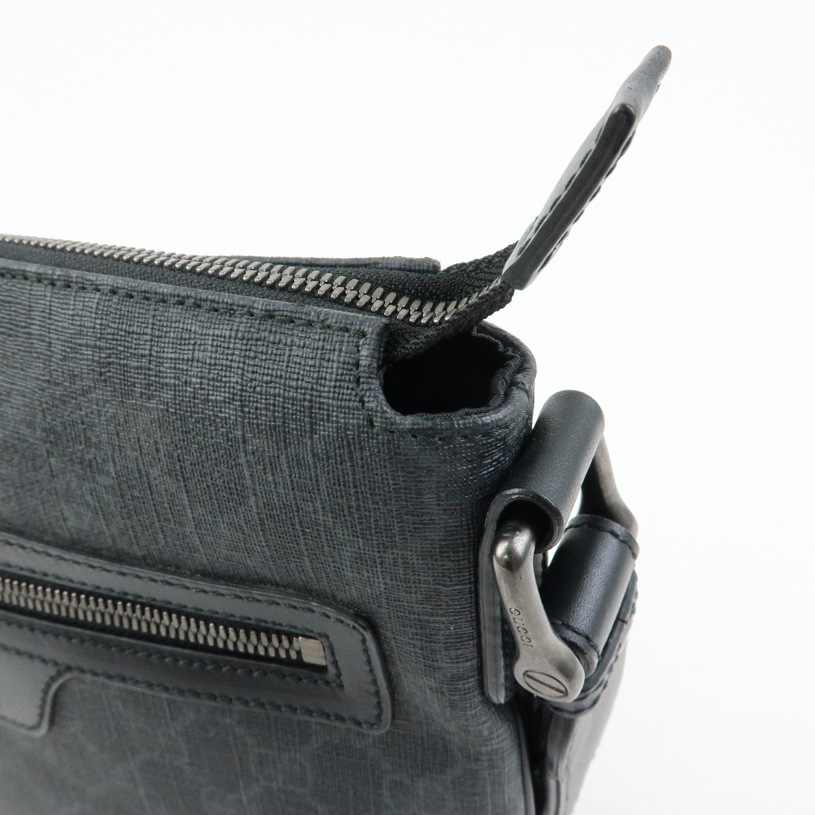 GUCCI GG Supreme Leather Shoulder Bag Crossbody Bag Black 387514