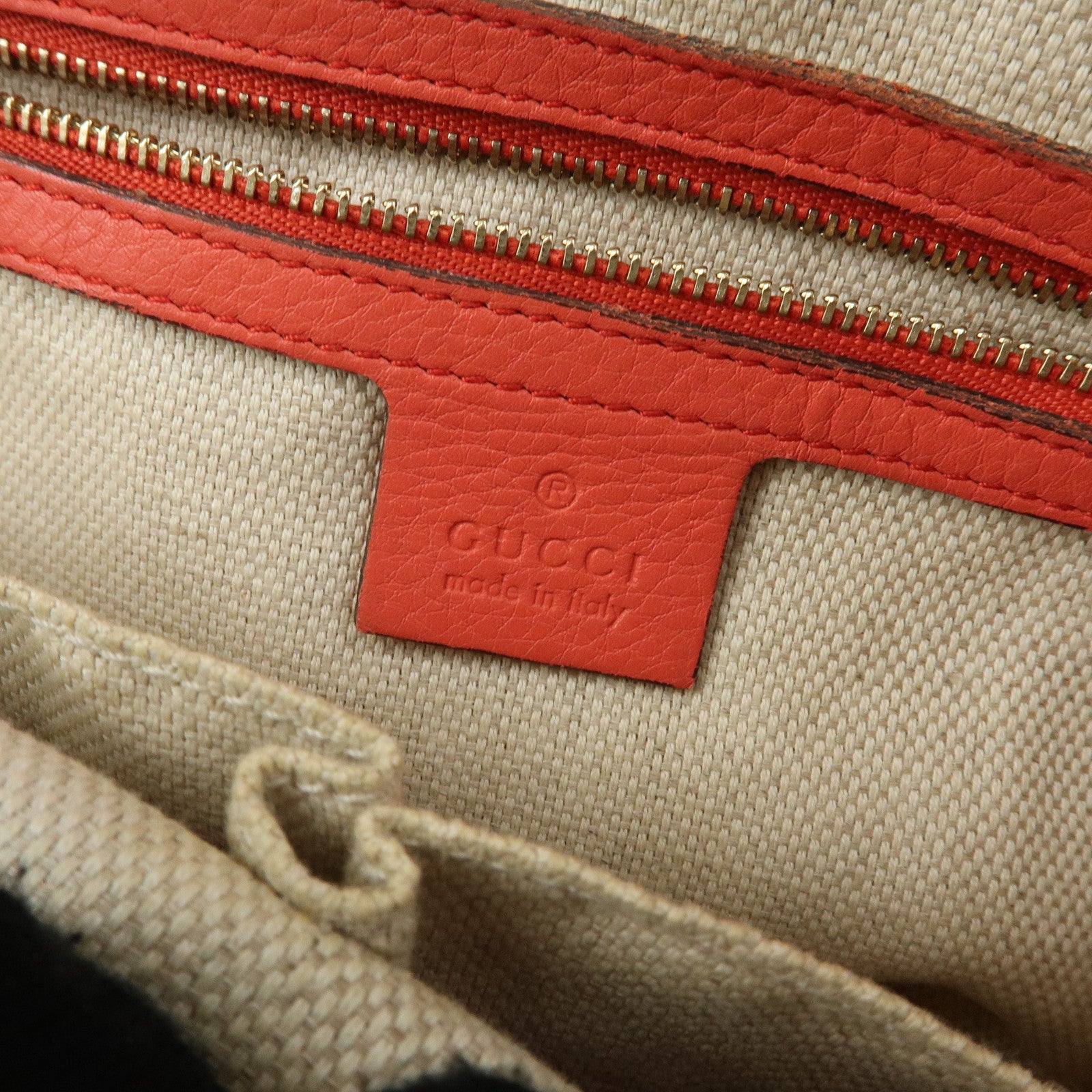 GUCCI SOHO Interlocking G Leather Chain Shoulder Bag Coral 308983