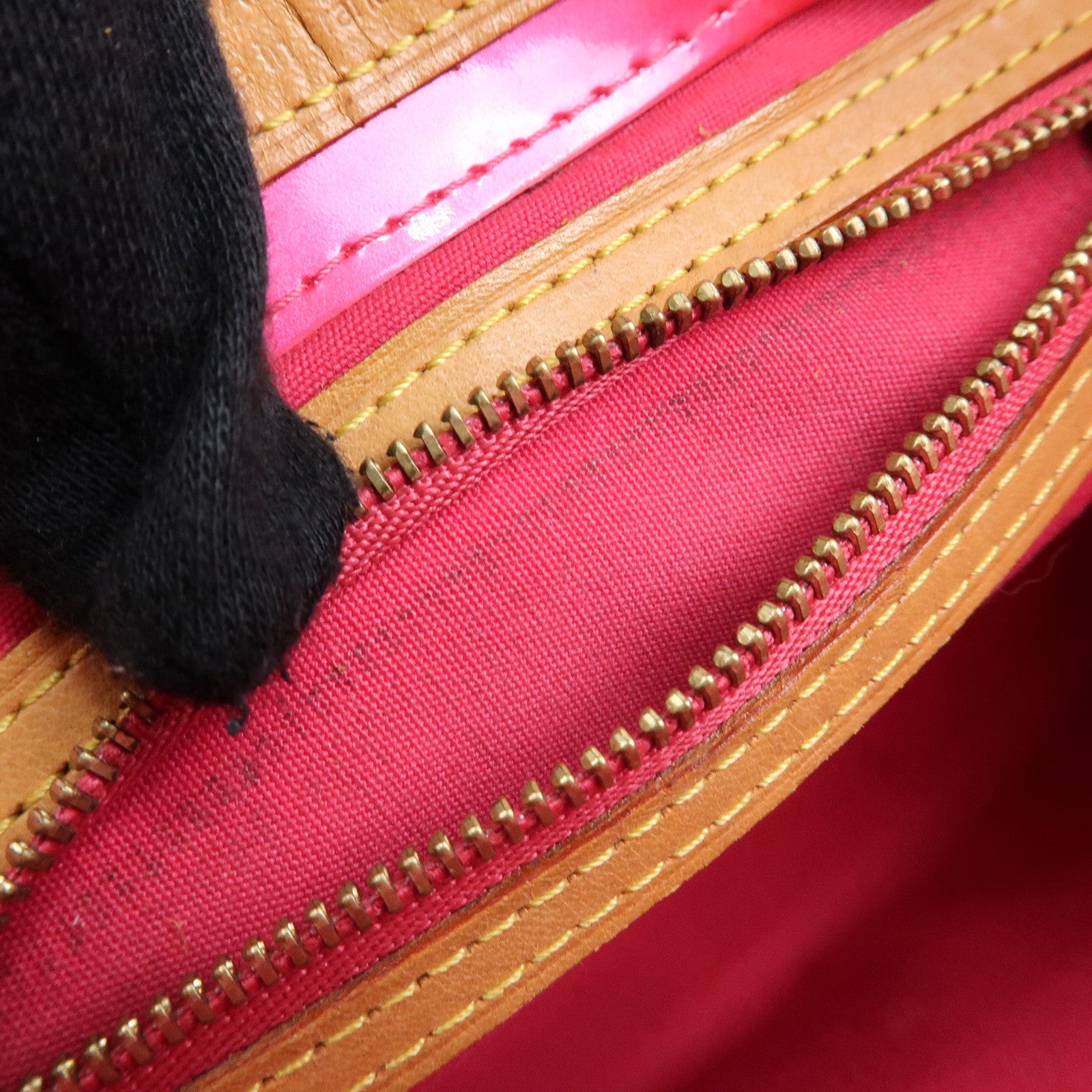 Louis Vuitton Monogram Vernis Lead PM Hand Bag Pink M91221