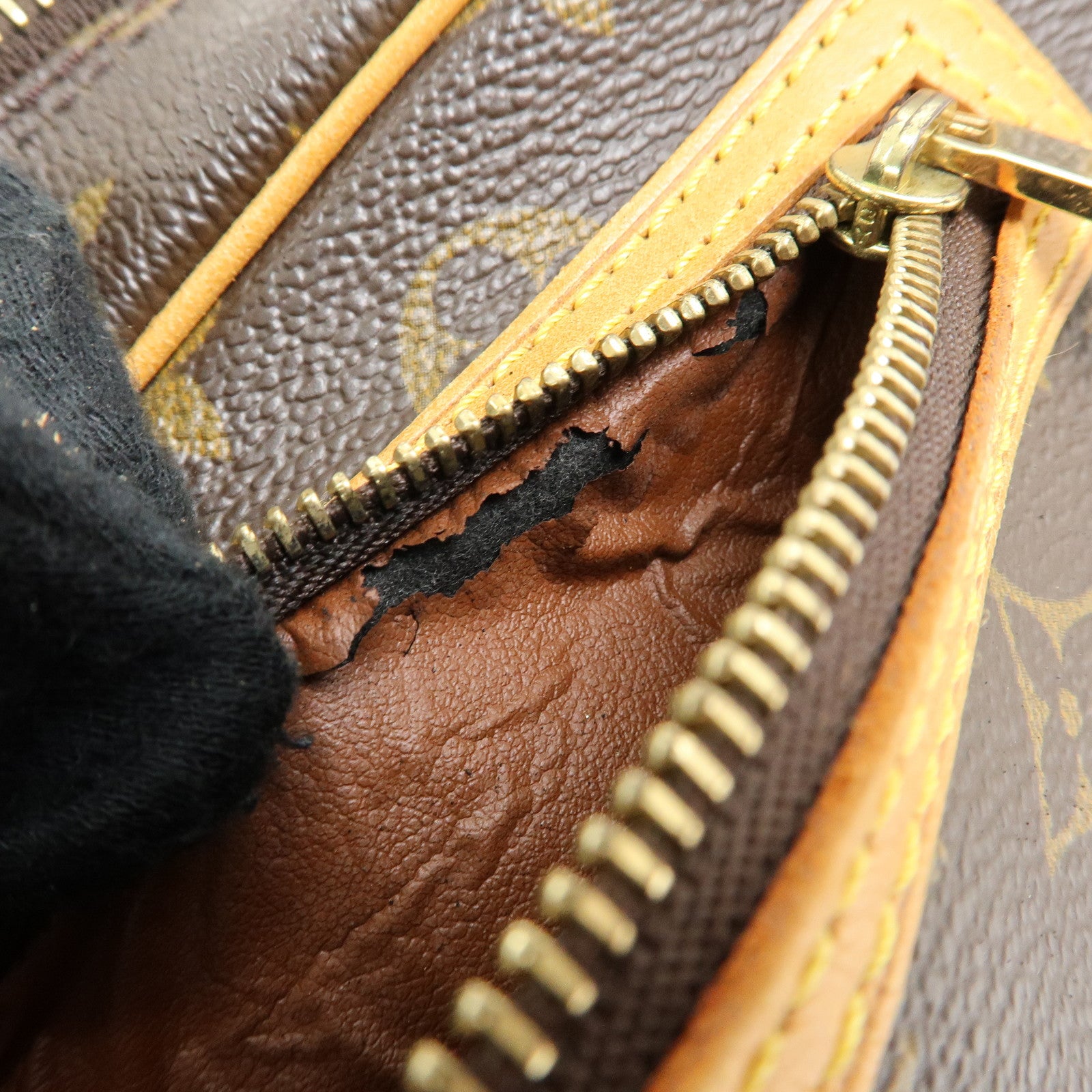 Louis Vuitton Monogram Pochette Cite Shoulder Bag Brown M51183