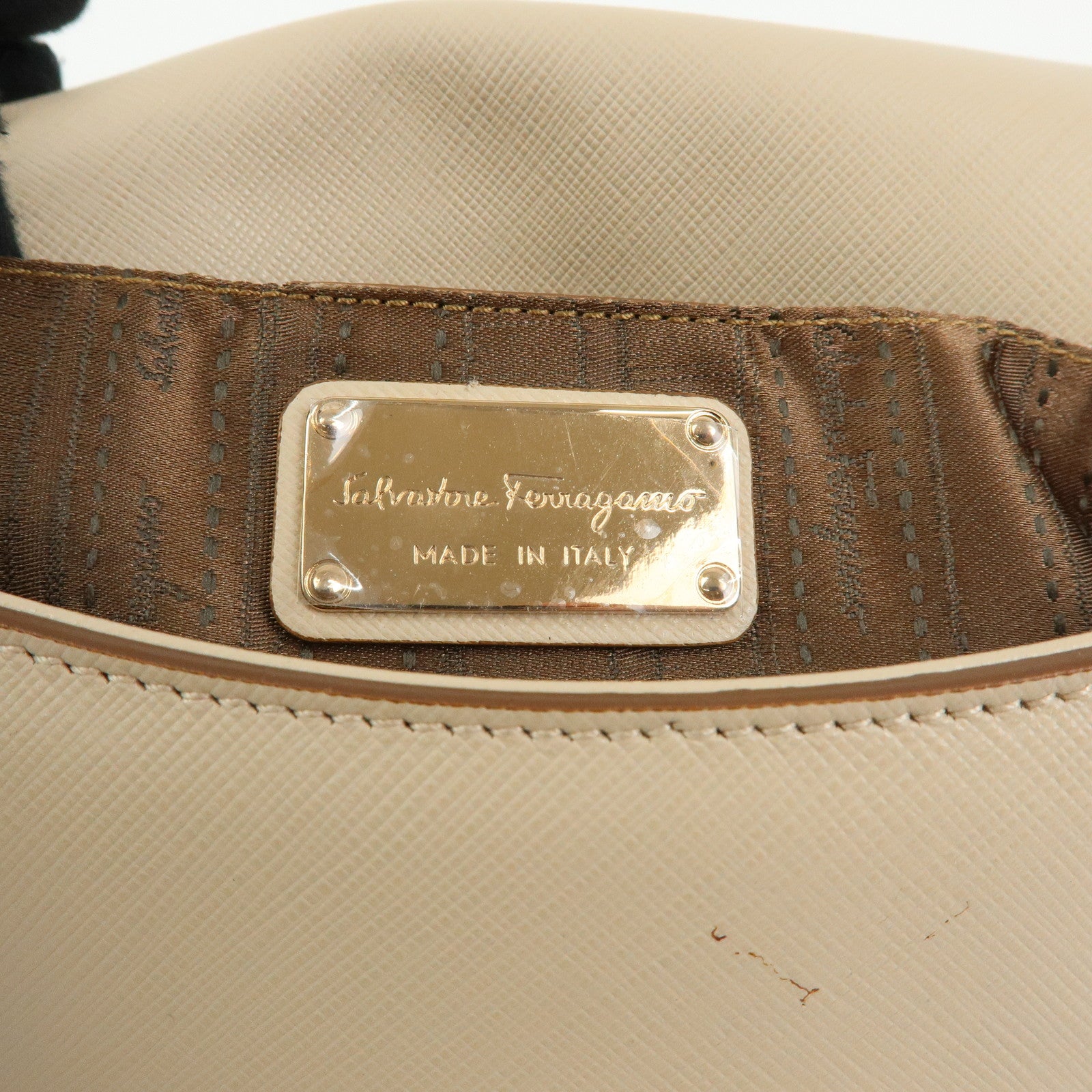Ferragamo Gancini Leather Chain Shoulder Bag Hand Bag Light Beige