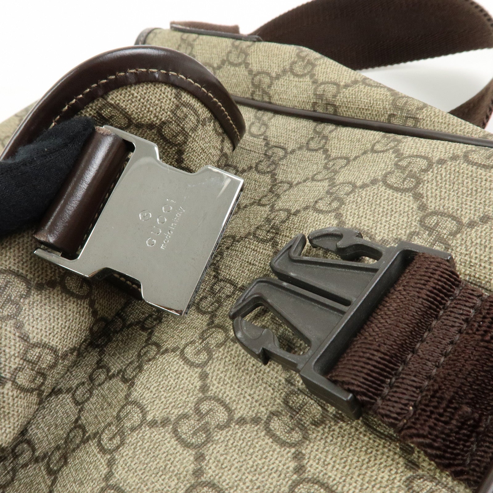 GUCCI Interlocking G GG Supreme Leather Shoulder Bag Brown 223661