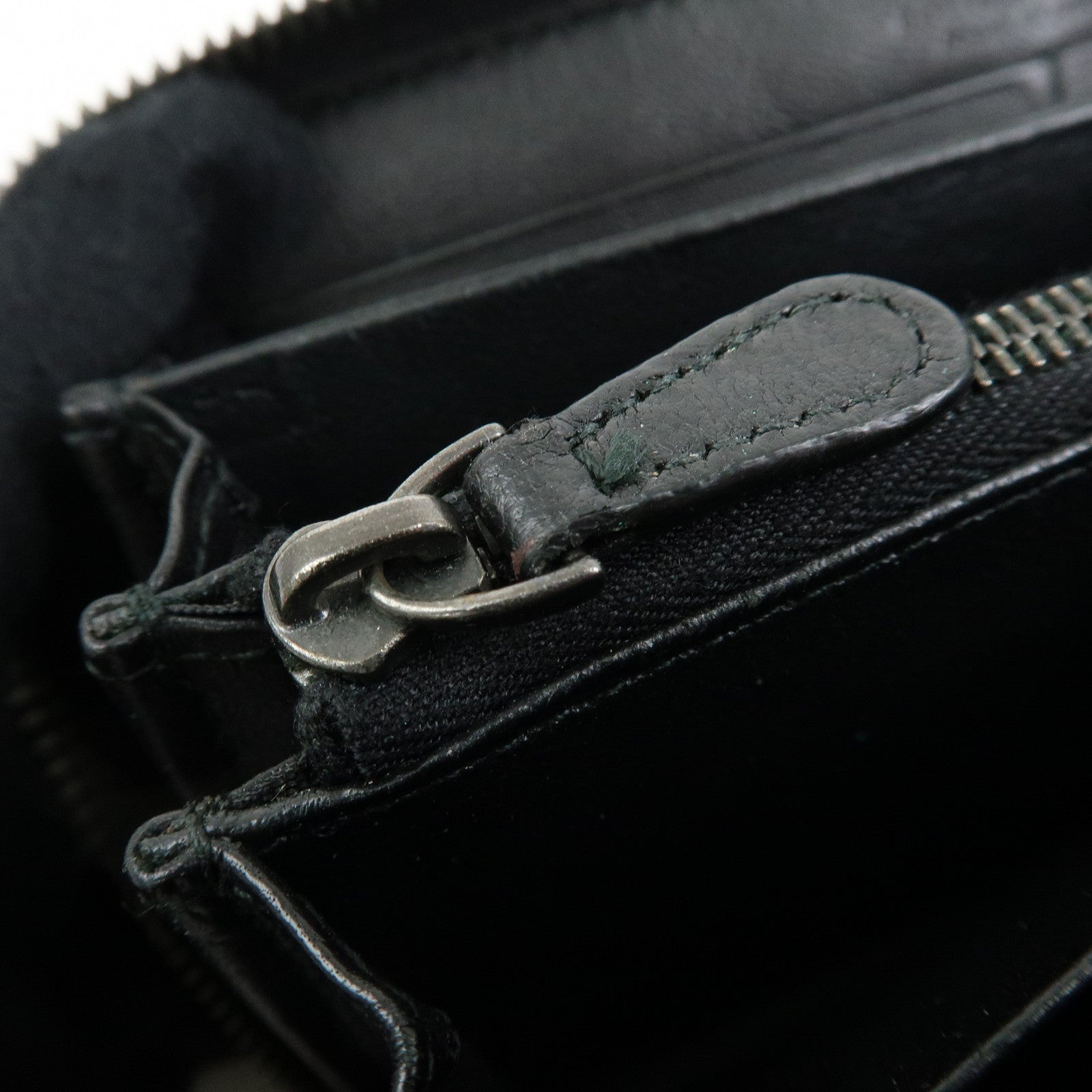 BOTTEGA VENETA Intrecciato Leather Round Zippy Long Wallet Black