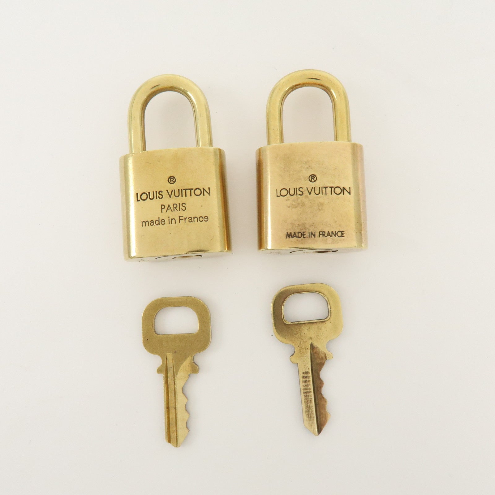 Louis Vuitton Set of 10 Metal Lock & Key Cadena Key Lock Gold