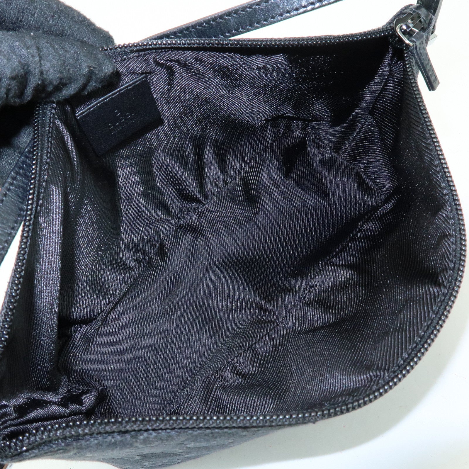 GUCCI Boat Bag GG Canvas Leather Accessory Pouch Hand Bag 07198
