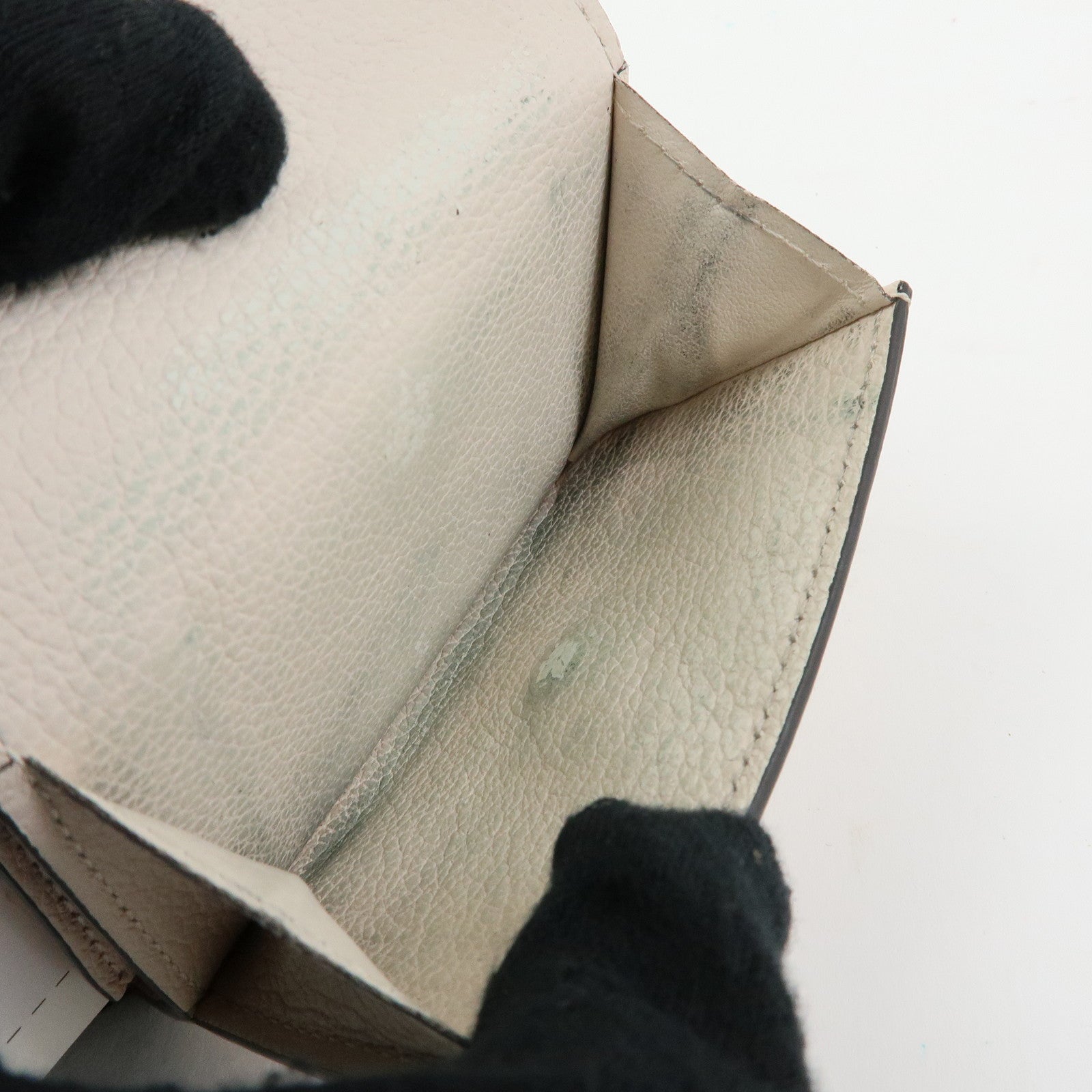 Louis Vuitton Portefeuille Lockmini Taurillon Compact Wallet M80785