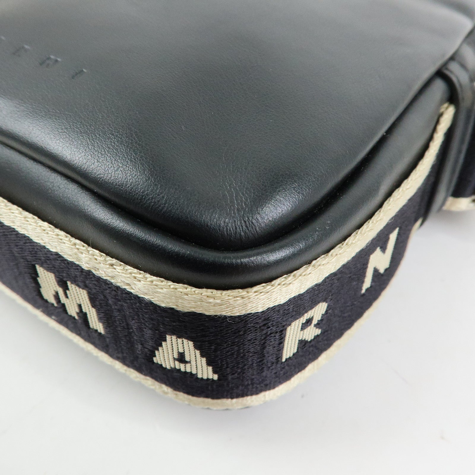 MARNI BEY Logo Leather Shoulder Bag Crossbody Bag Black