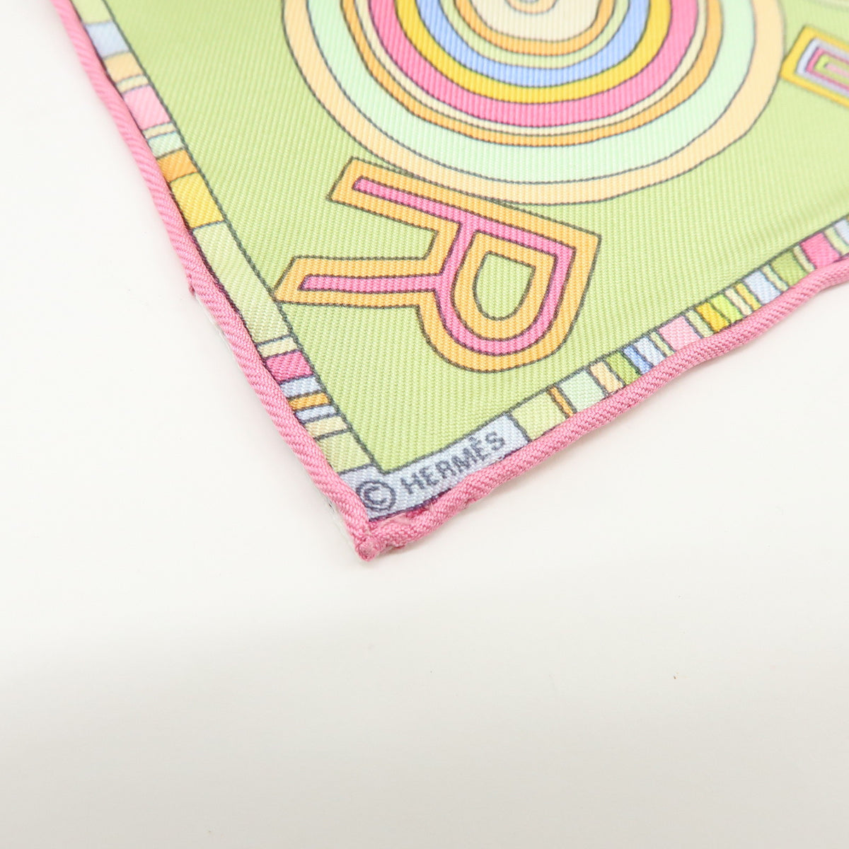 HERMES Carre 42 Silk 100% Scarf FRANCE PARIS 24 Fbg Light Green Pink