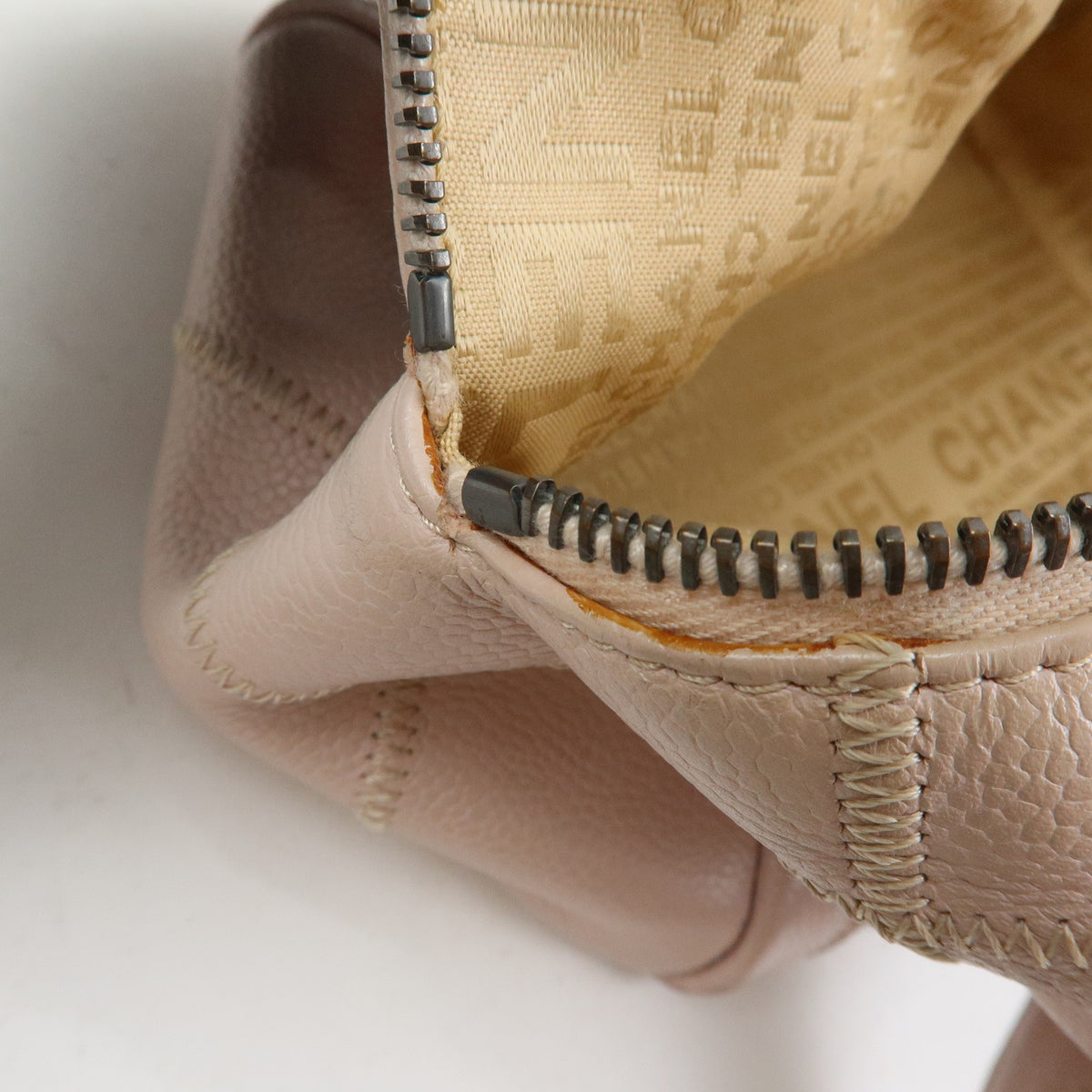 CHANEL Logo Chocolate Bar Caviarskin Shoulder Bag Hand Bag Pink