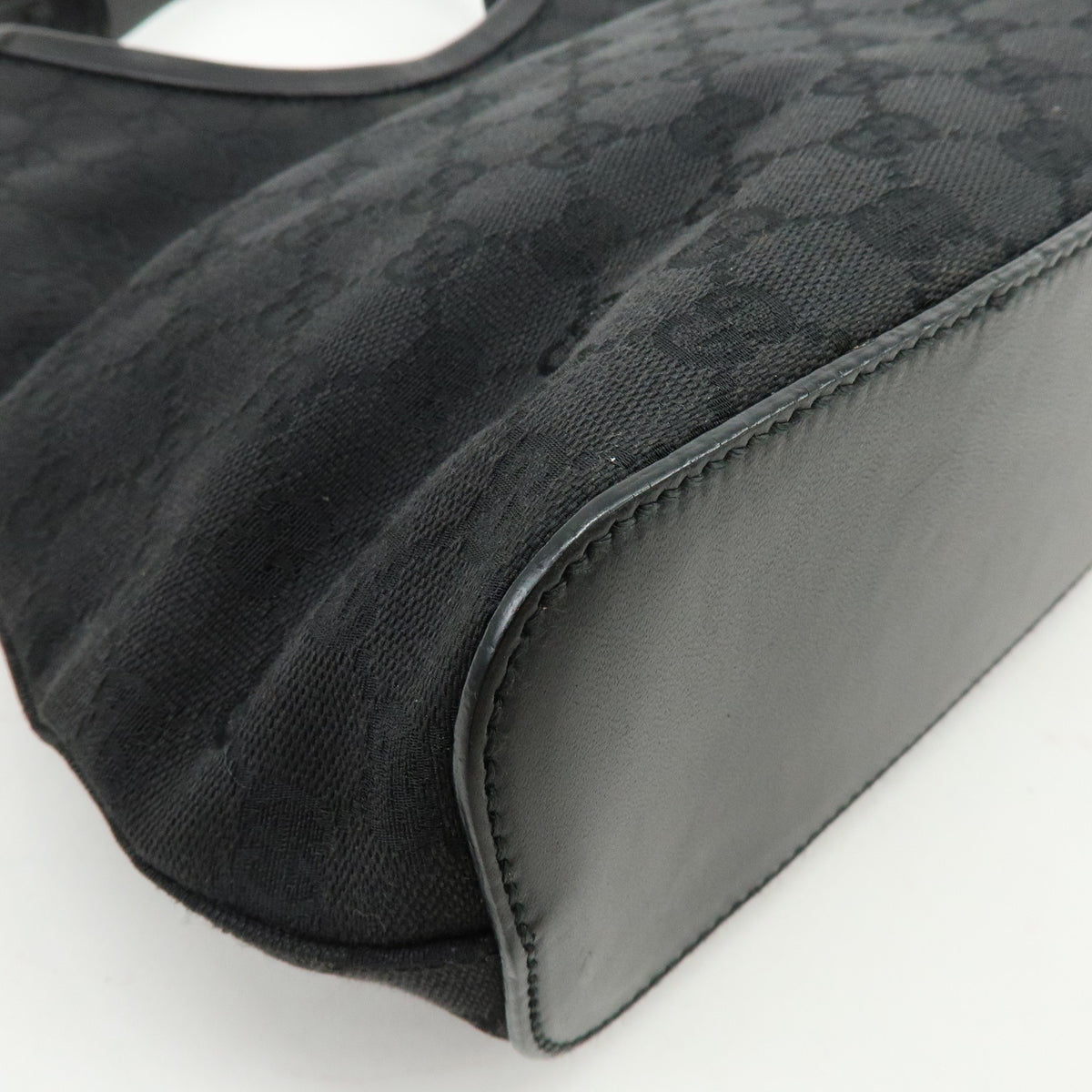 GUCCI GG Canvas Leather Shoulder Bag Black 107752