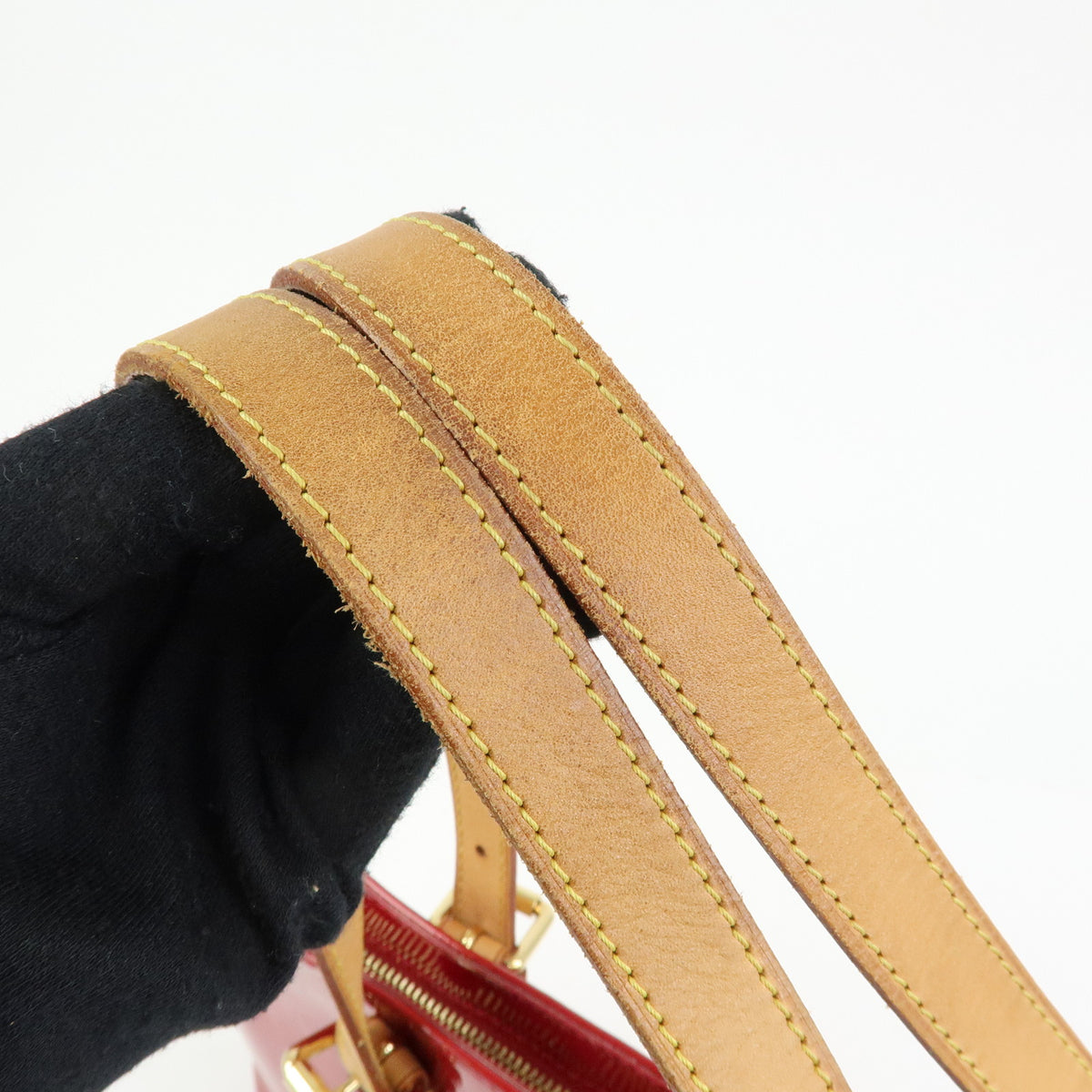 Louis Vutton Monogram Vernis Brentwood Tote Bag Pomme D'amour M91989
