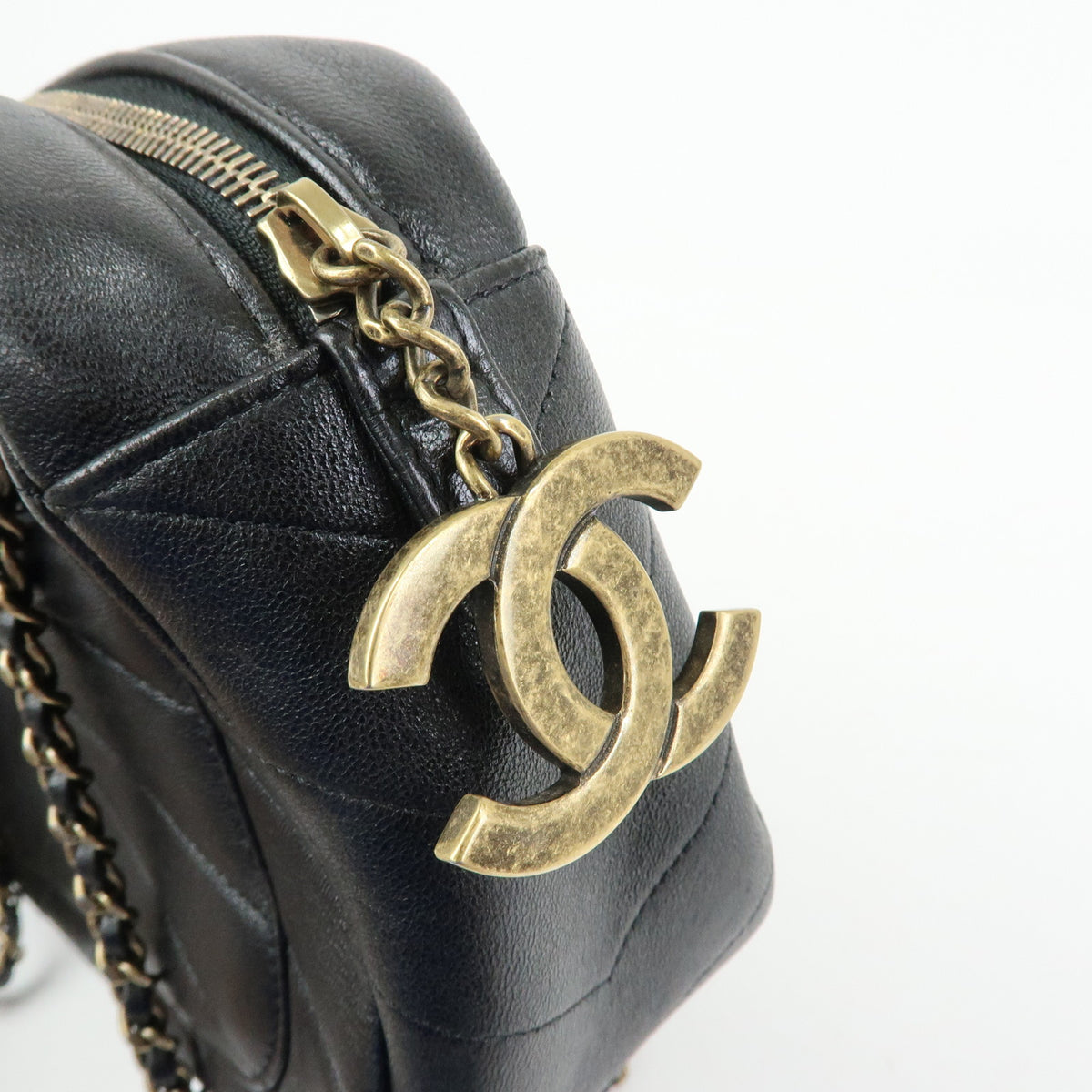 CHANEL Chevron Calf Leather Chain Shoulder Crossbody Bag Balck
