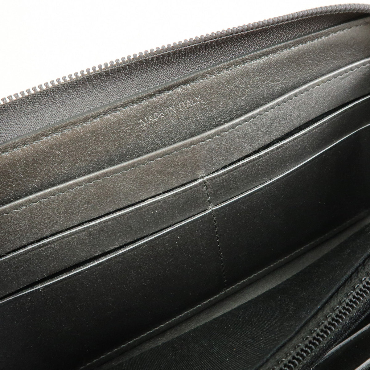 CHANEL COCO Mark Caviarskin Round Zippy Wallet Metallic Gray