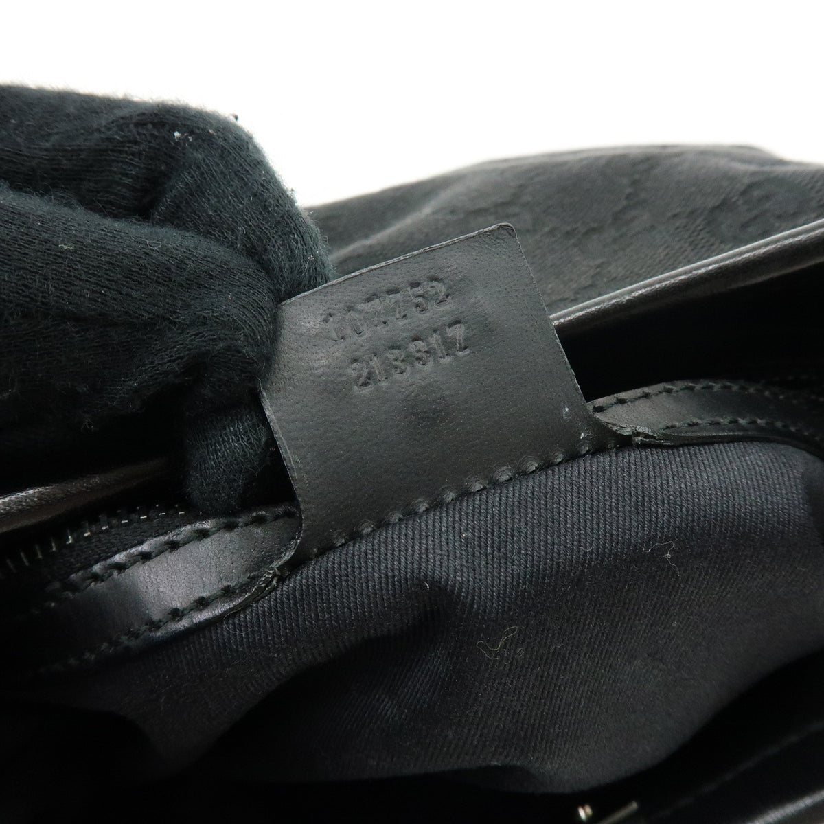 GUCCI GG Canvas Leather Shoulder Bag Black 107752