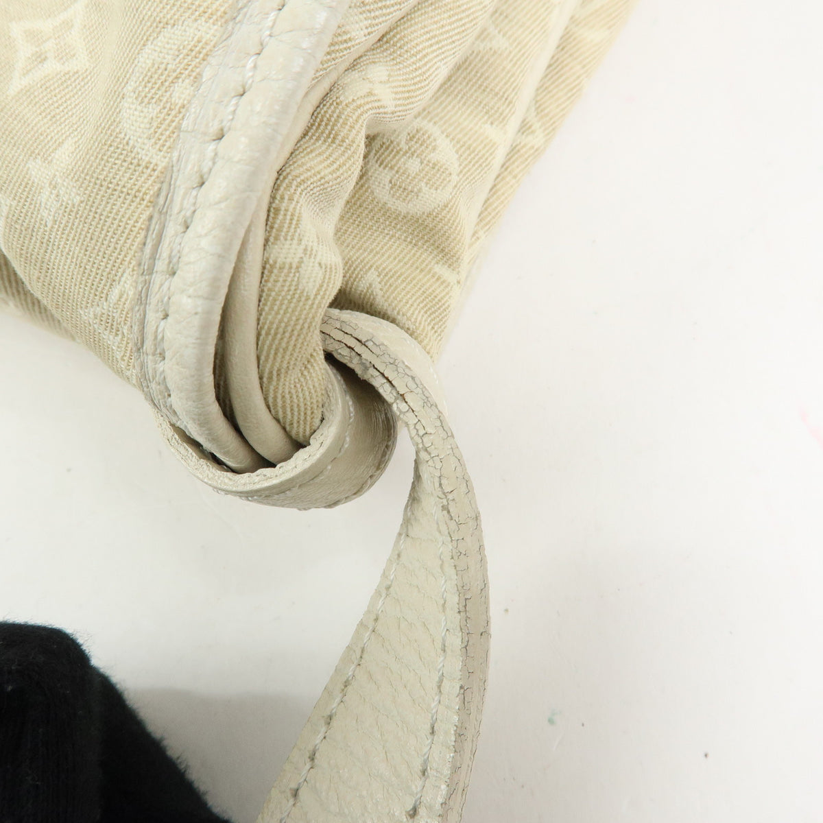 Louis Vuitton Monogram Mini Lin Saumur 30 Shoulder Bag Dune M95314
