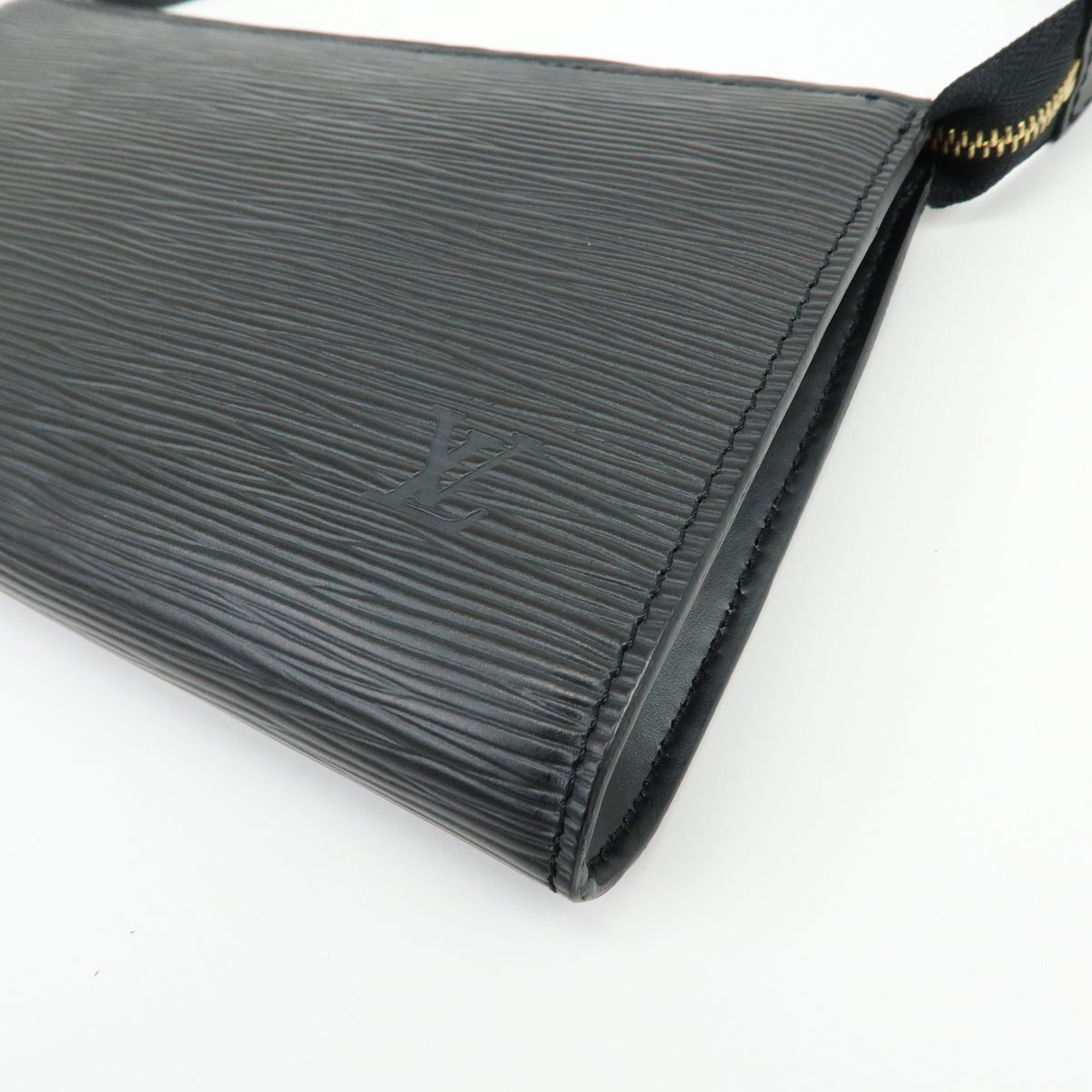 Louis Vuitton Epi Pochette Accessoires Leather Clutch Bag Noir M52942