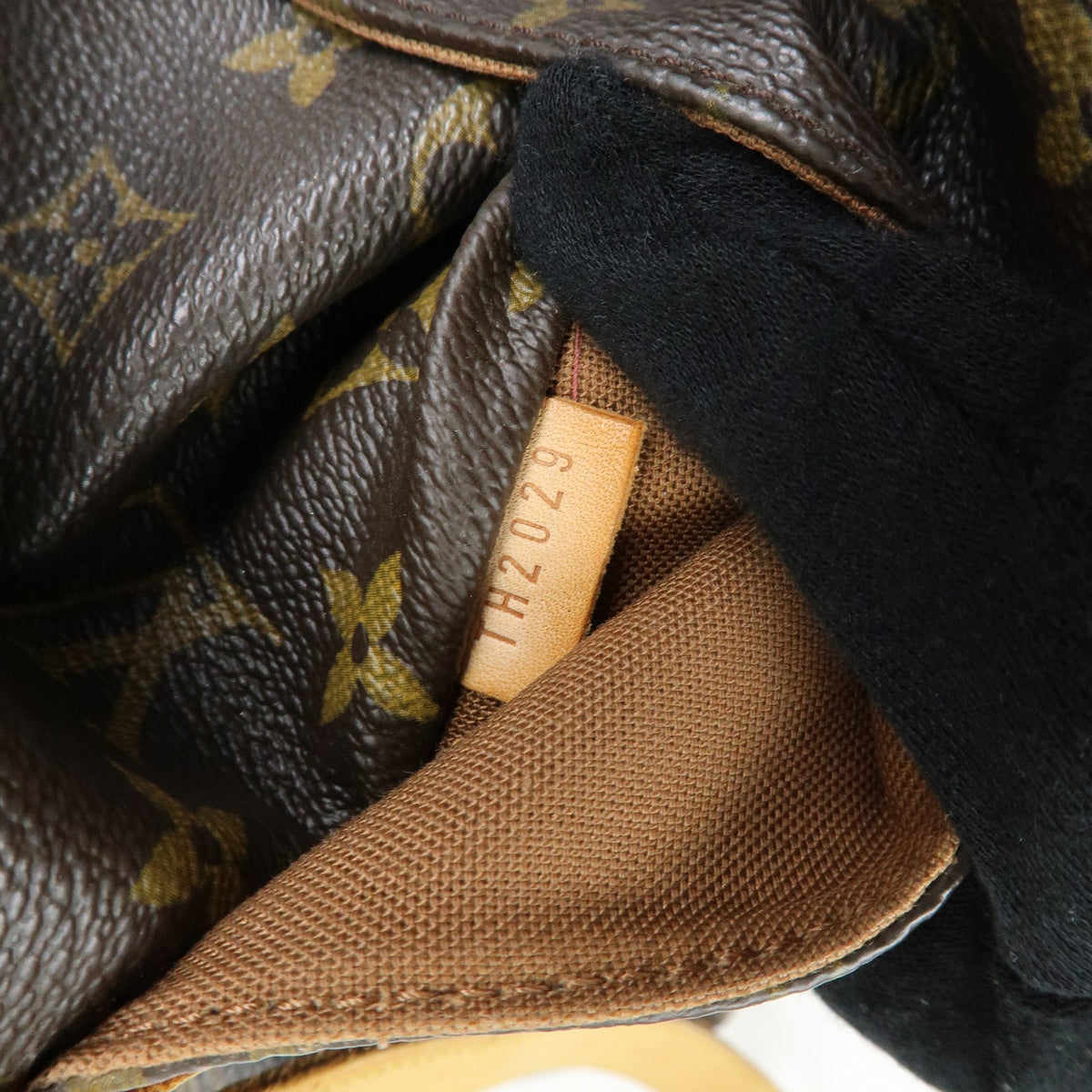 Louis Vuitton Monogram Totally MM Tote Bag Shoulder Bag M56689