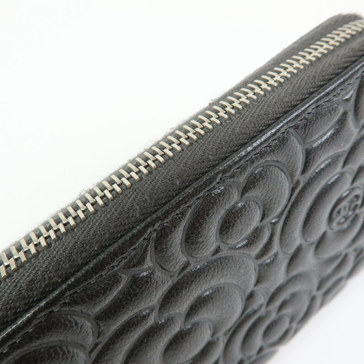 CHANEL Camellia COCO Mark Calf Leather Round Zippy Wallet Grey A82281