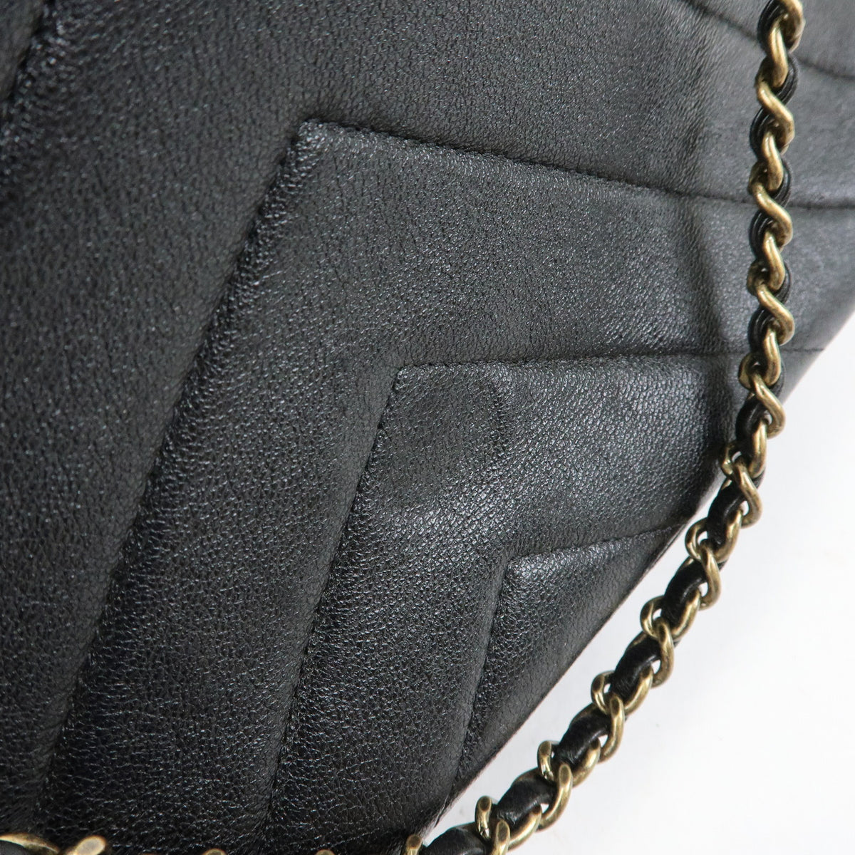 CHANEL Chevron Calf Leather Chain Shoulder Crossbody Bag Balck