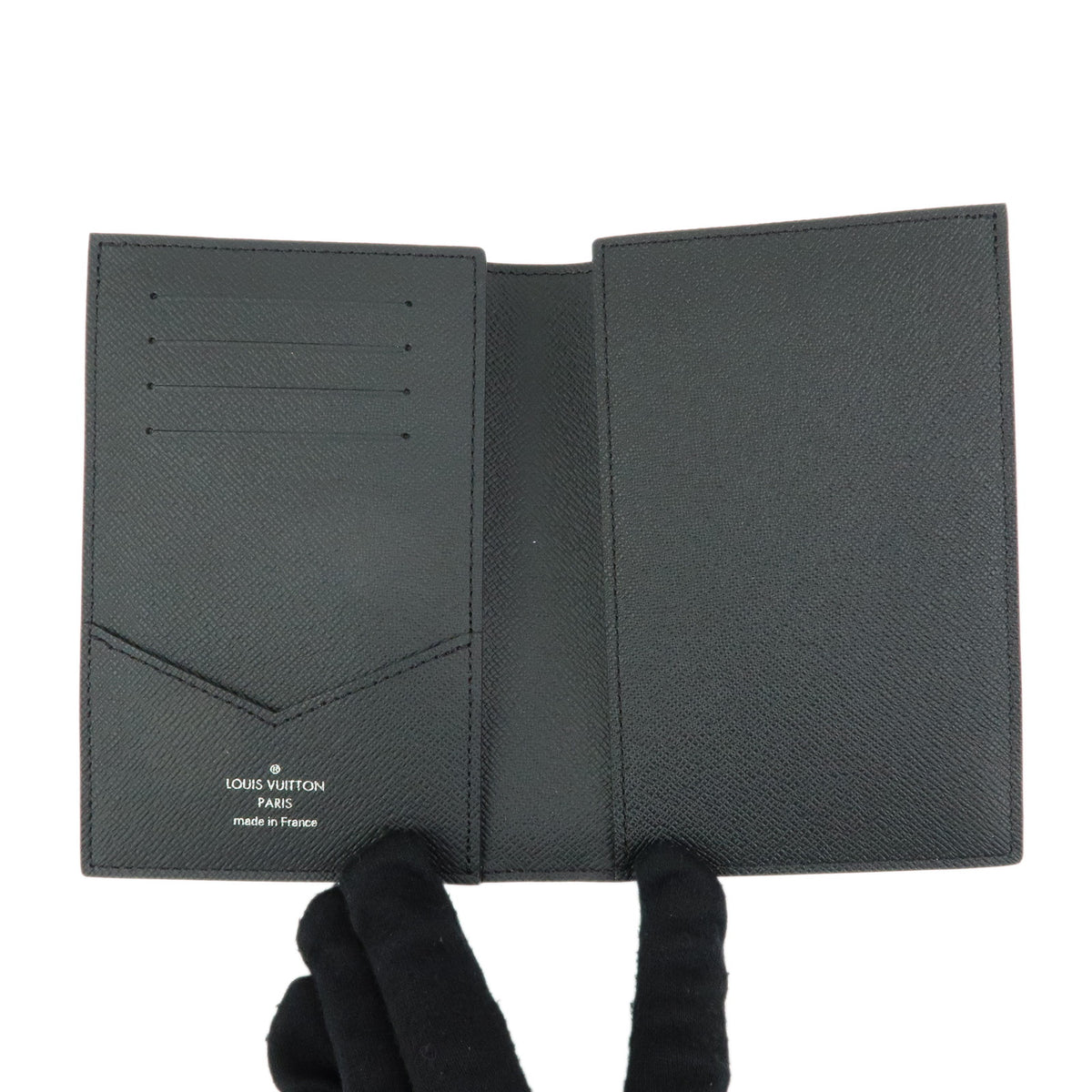 Louis Vuitton Monogram Eclips Couverture de Passeport NM M64501