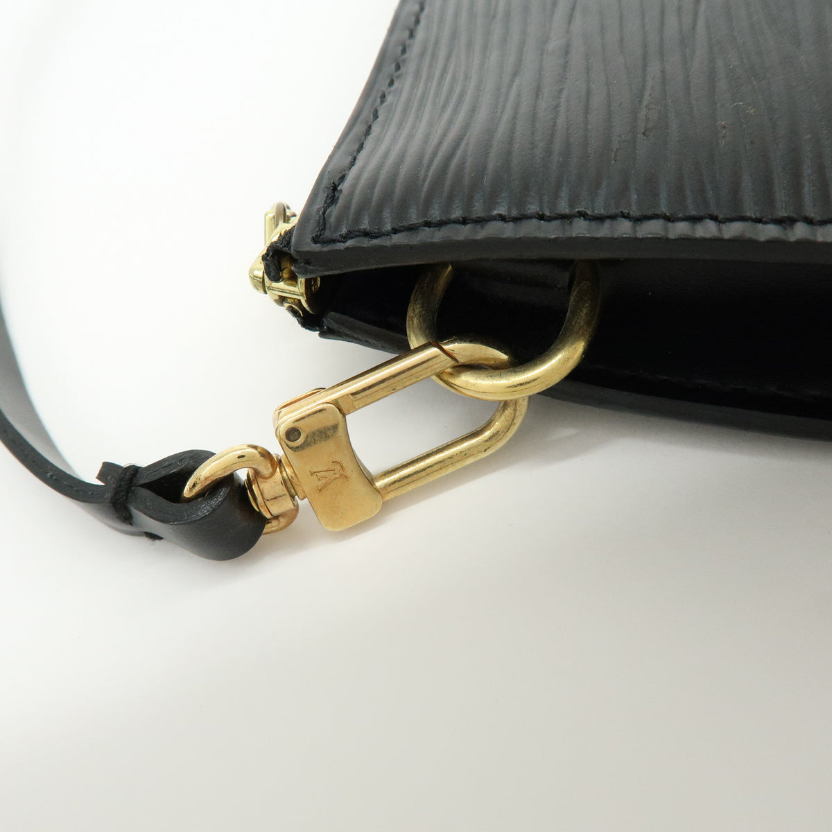 Louis Vuitton Epi Pochette Accessoires Leather Clutch Bag Noir M52942