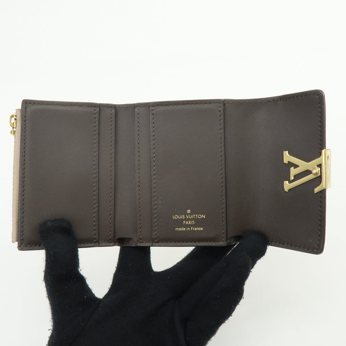 Louis Vuitton Portefeuille Capcines Galet Compact Wallet Galet M68747