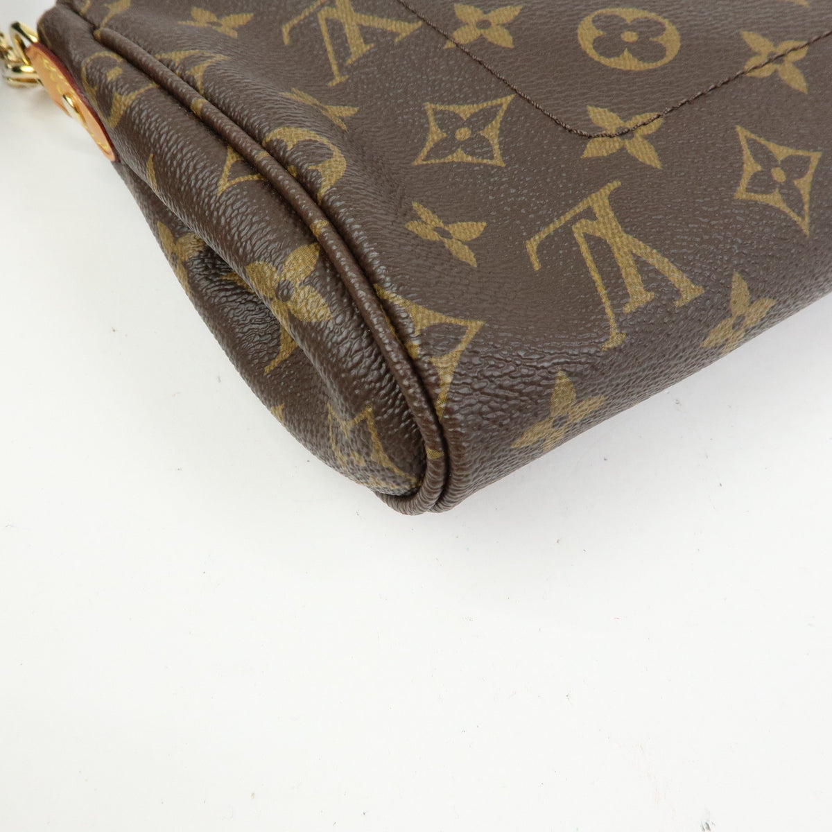 Louis Vuitton Monogram Favorite MM Shoulder Bag Brown M40718