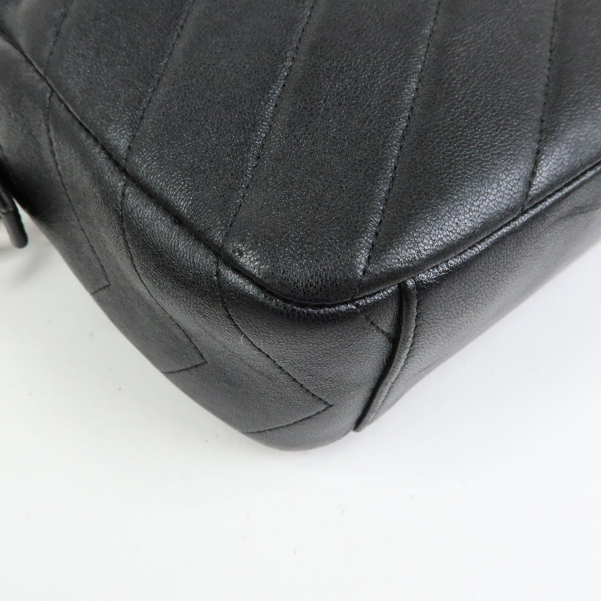 CHANEL Chevron Calf Leather Chain Shoulder Crossbody Bag Balck