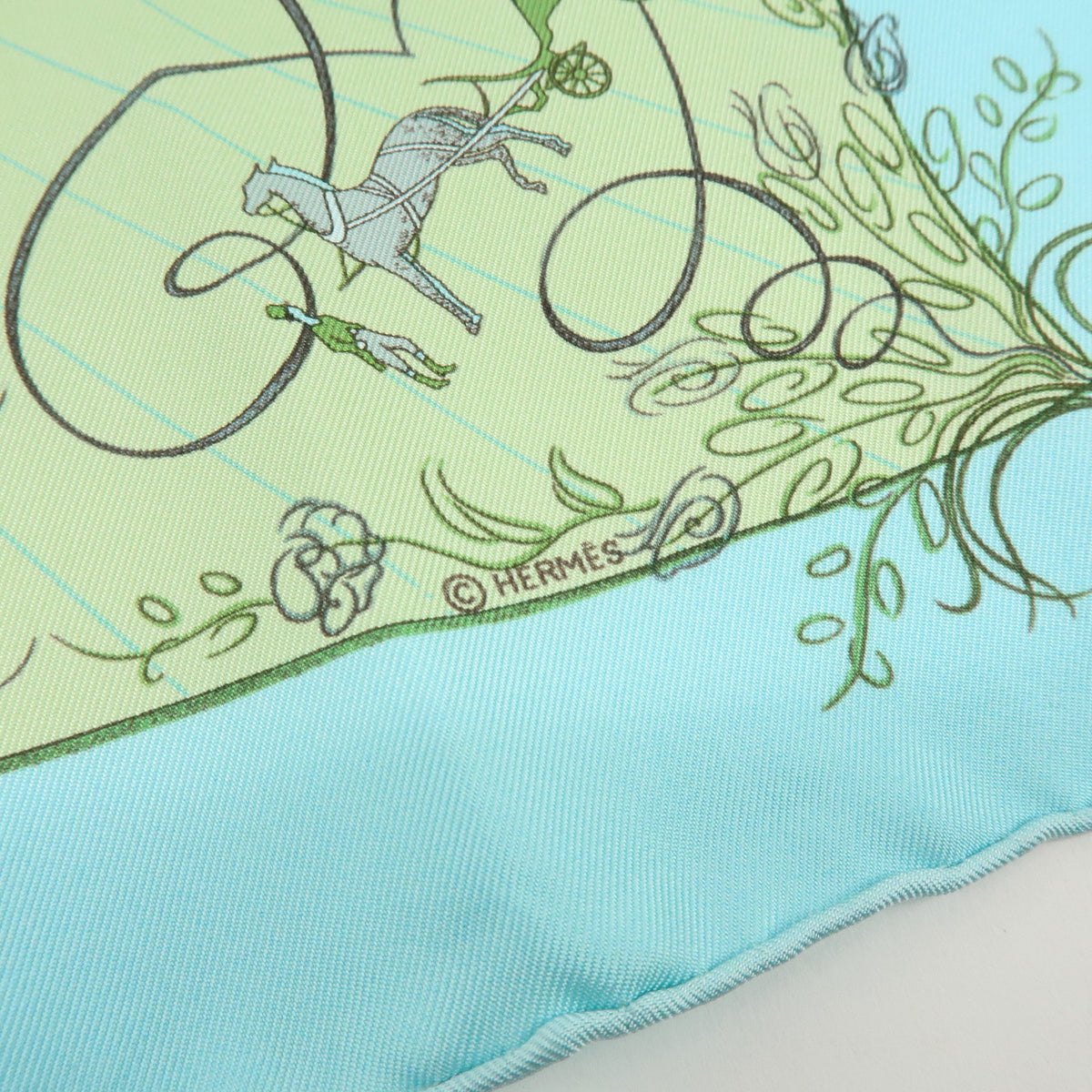 HERMES Carre 45 Lot of 2 Silk 100% Scarf Les Capucines EFFLUVES