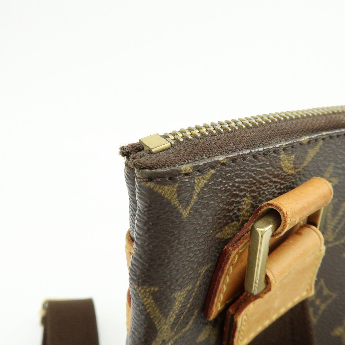 Louis Vuitton Monogram Pochette Bosphore Shoulder Bag M40044