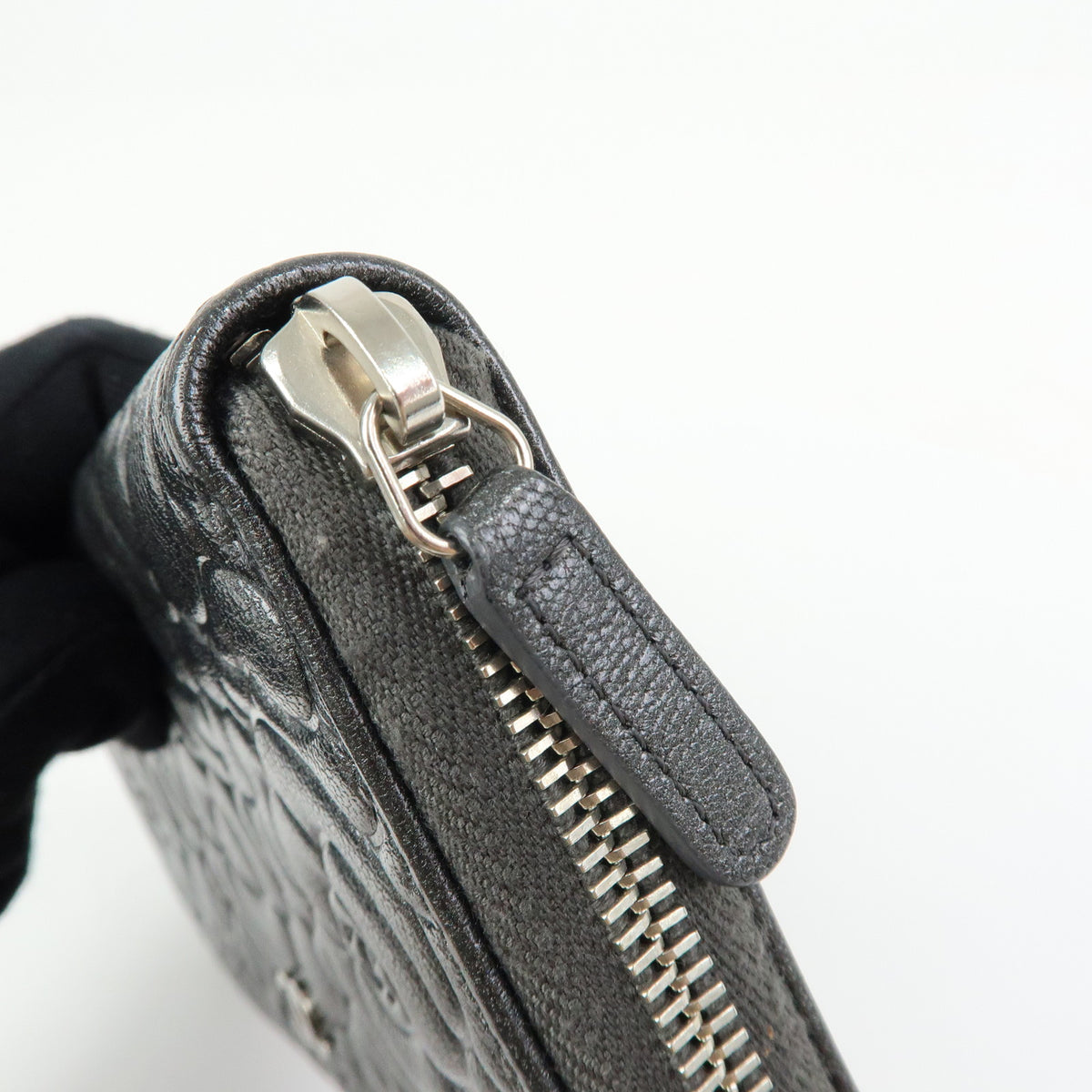 CHANEL Camellia COCO Mark Calf Leather Round Zippy Wallet Grey A82281
