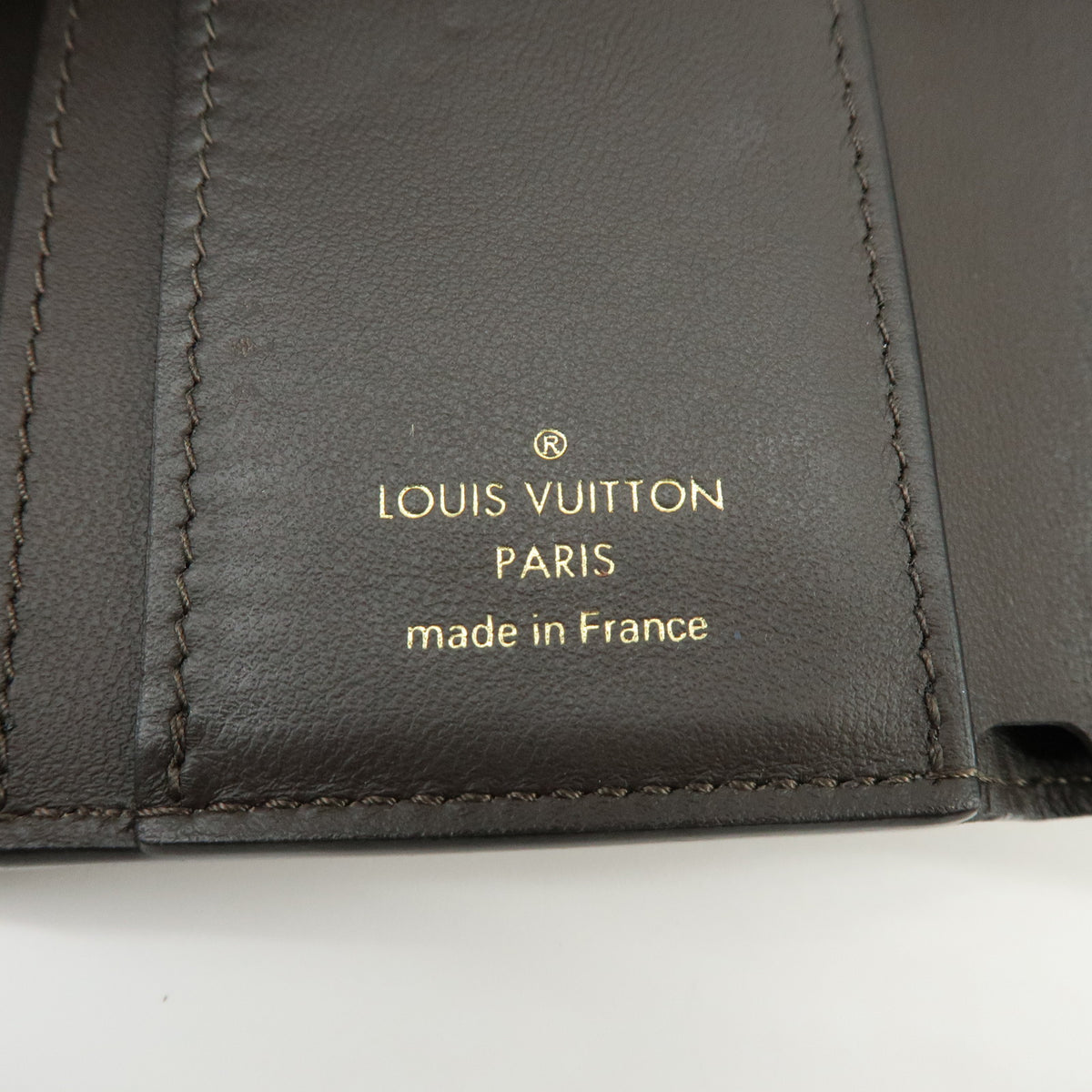 Louis Vuitton Portefeuille Capcines Galet Compact Wallet Galet M68747