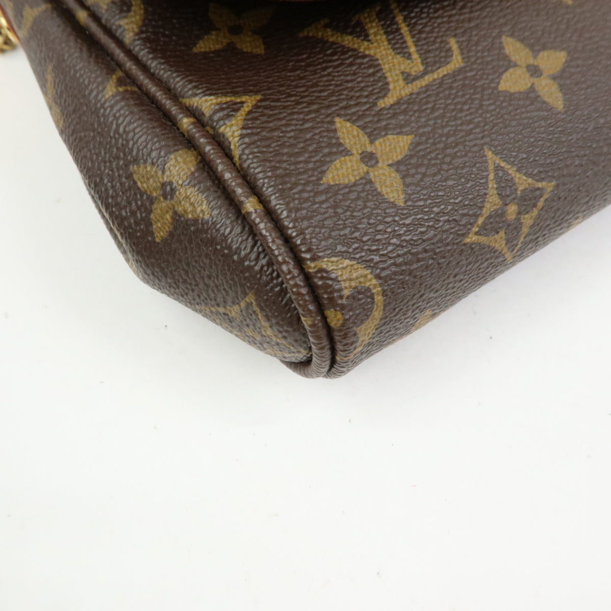 Louis Vuitton Monogram Favorite MM Shoulder Bag Brown M40718